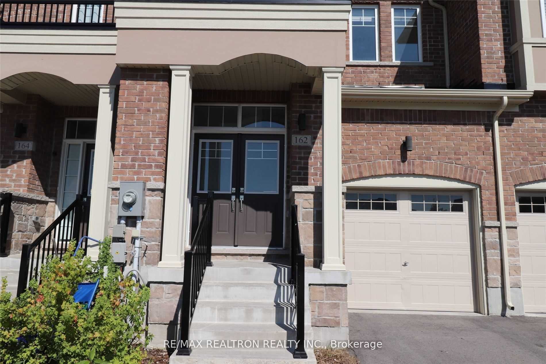 162 Harding Park Street Property Photo 3