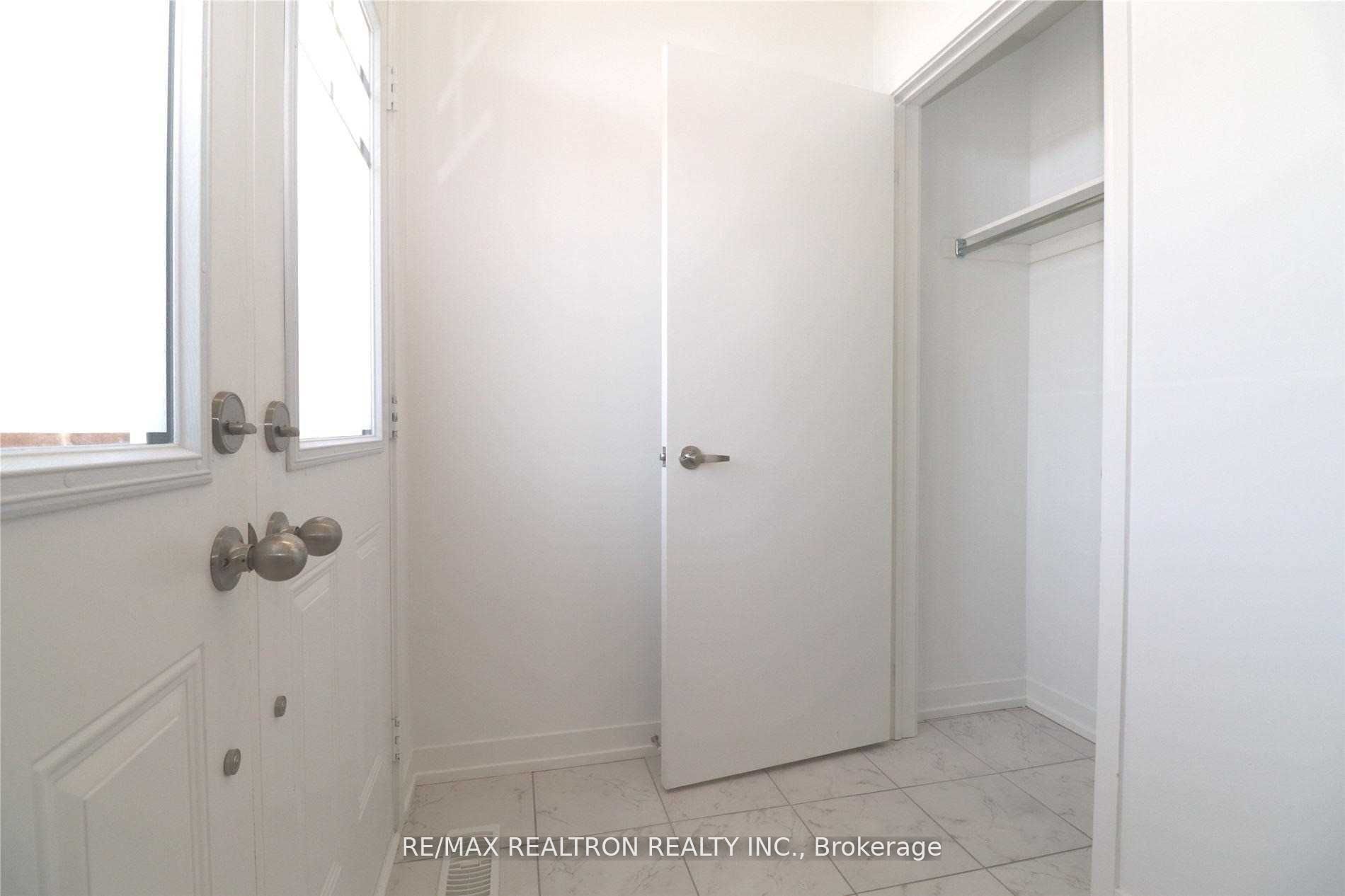 162 Harding Park Street Property Photo 4