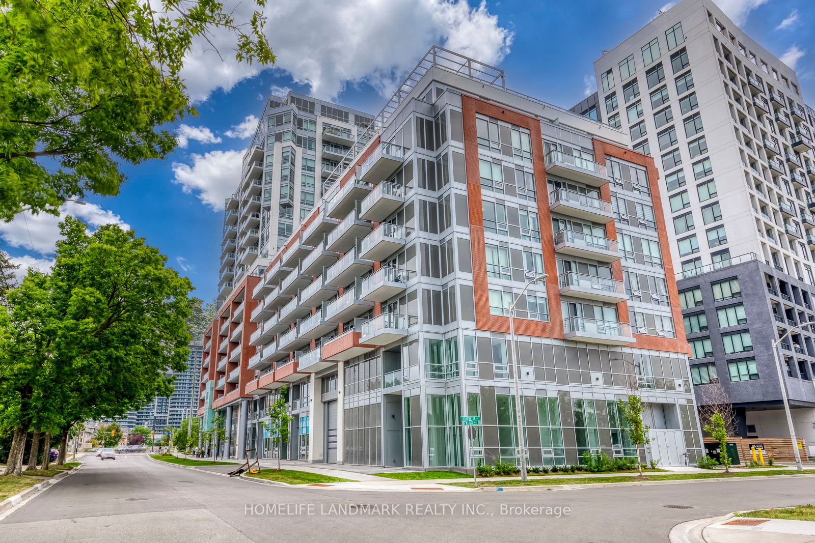 8888 Yonge Street 307 Property Photo 2