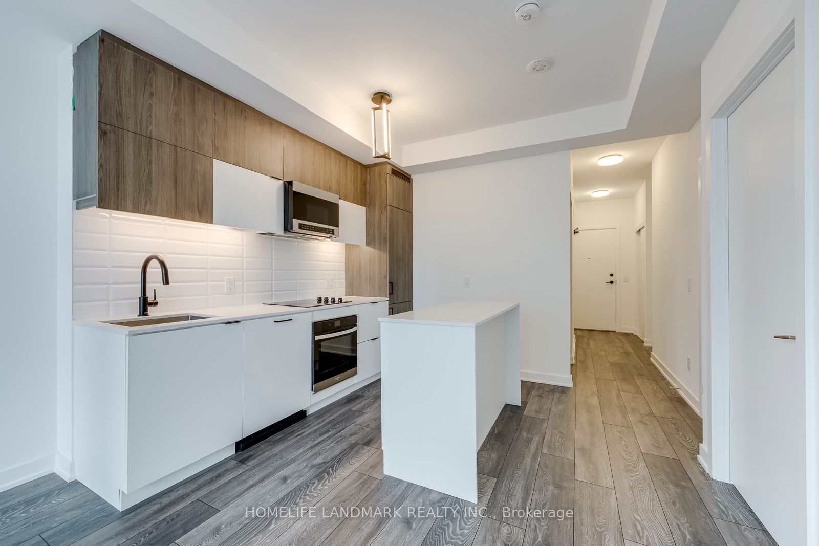 8888 Yonge Street 307 Property Photo 8