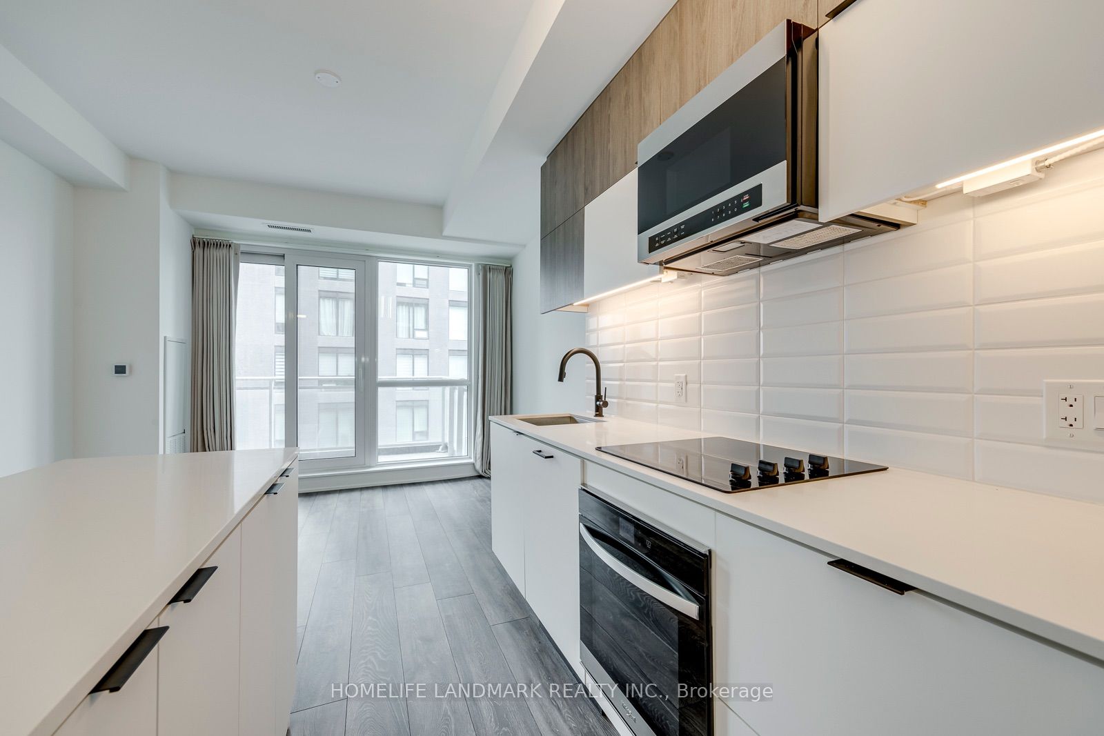 8888 Yonge Street 307 Property Photo 11