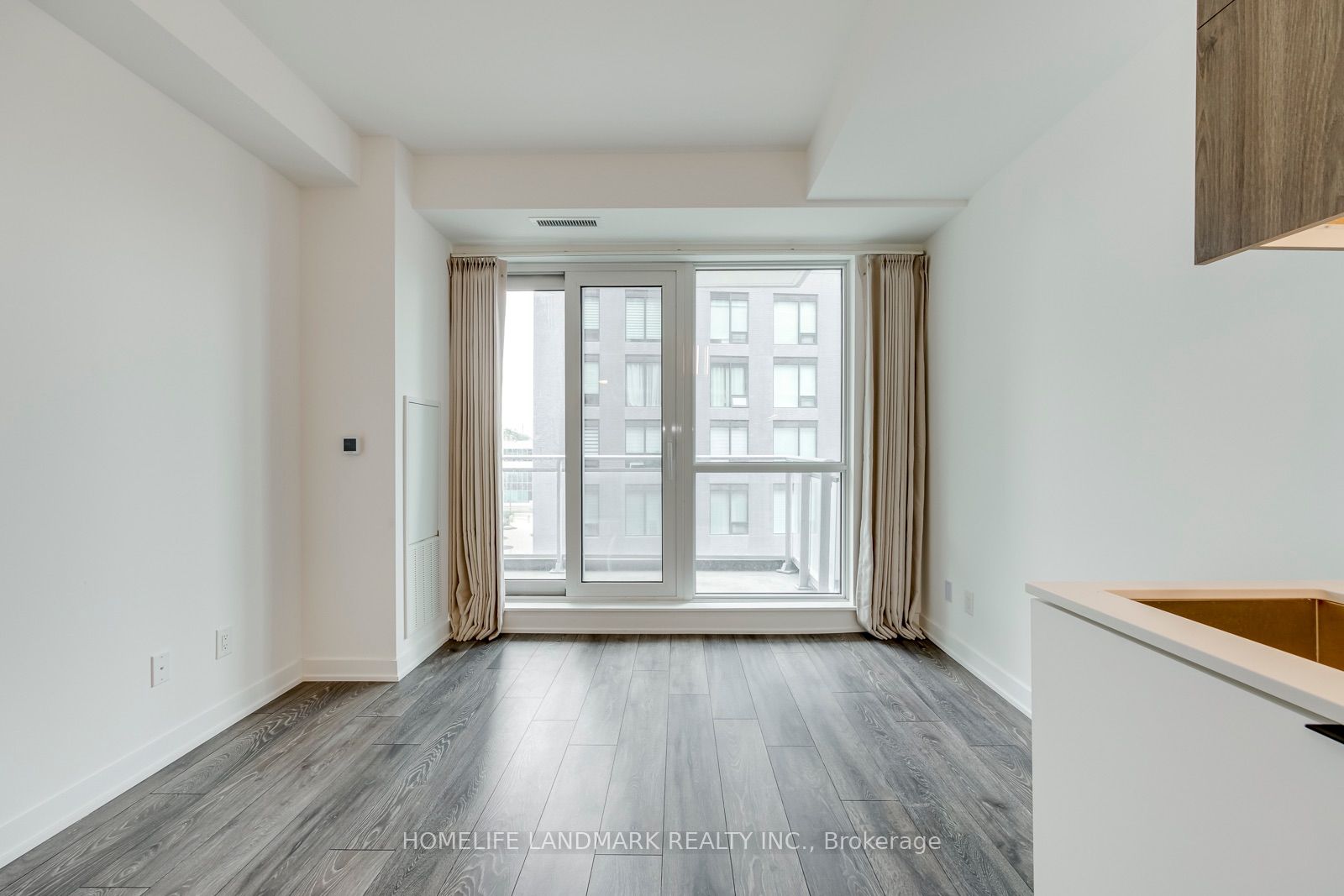 8888 Yonge Street 307 Property Photo 12