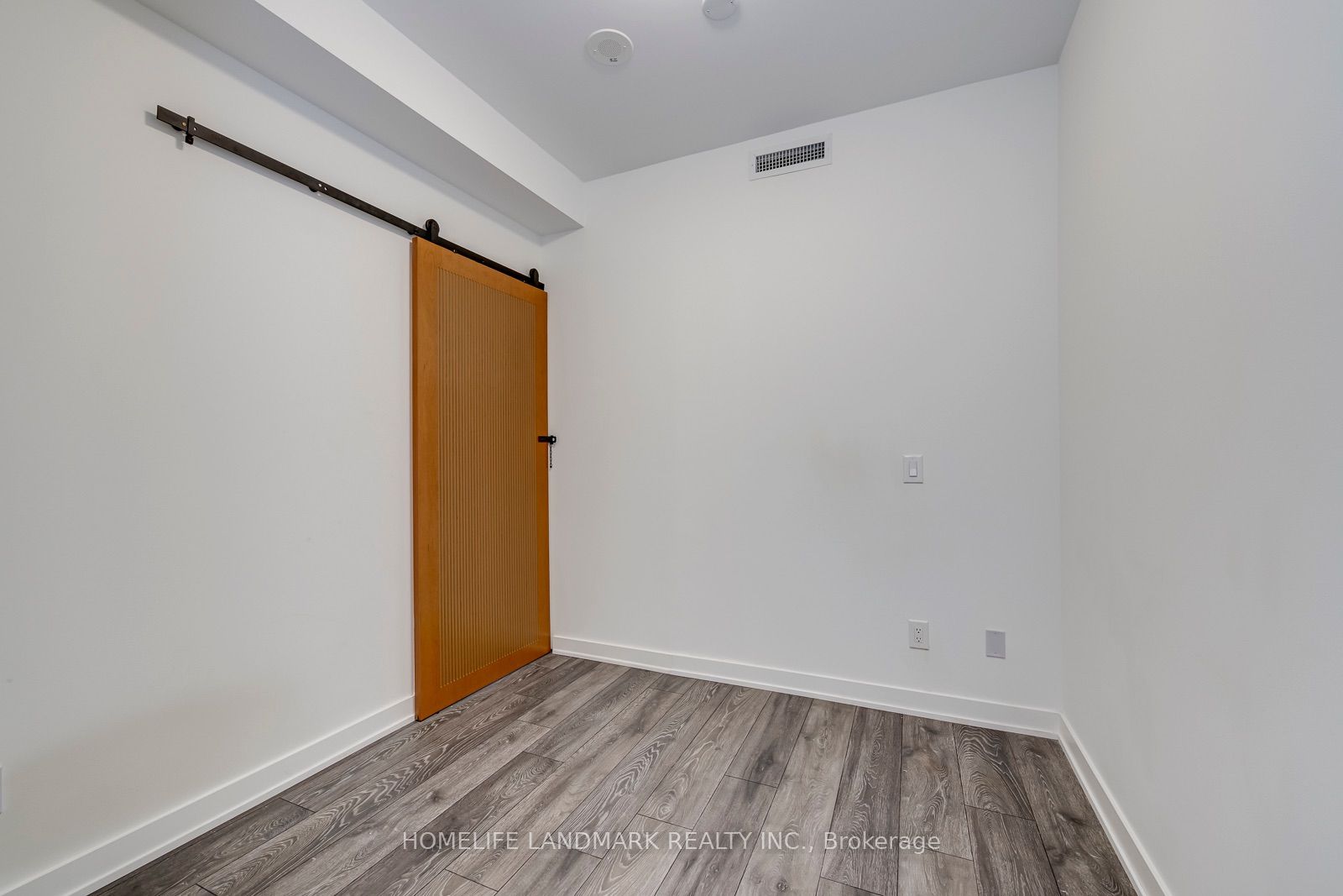 8888 Yonge Street 307 Property Photo 18