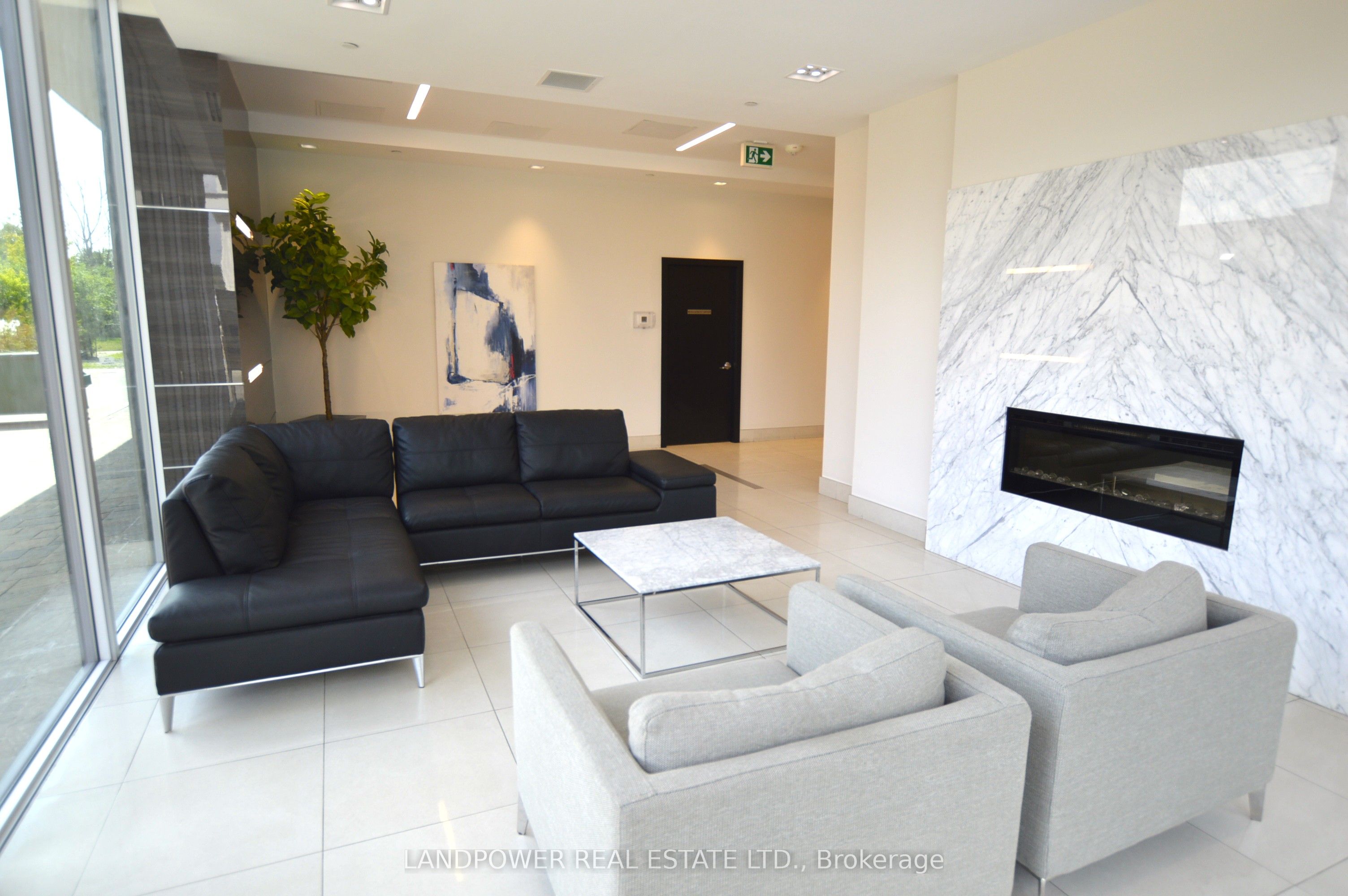 9618 Yonge Street 220 Property Photo 6