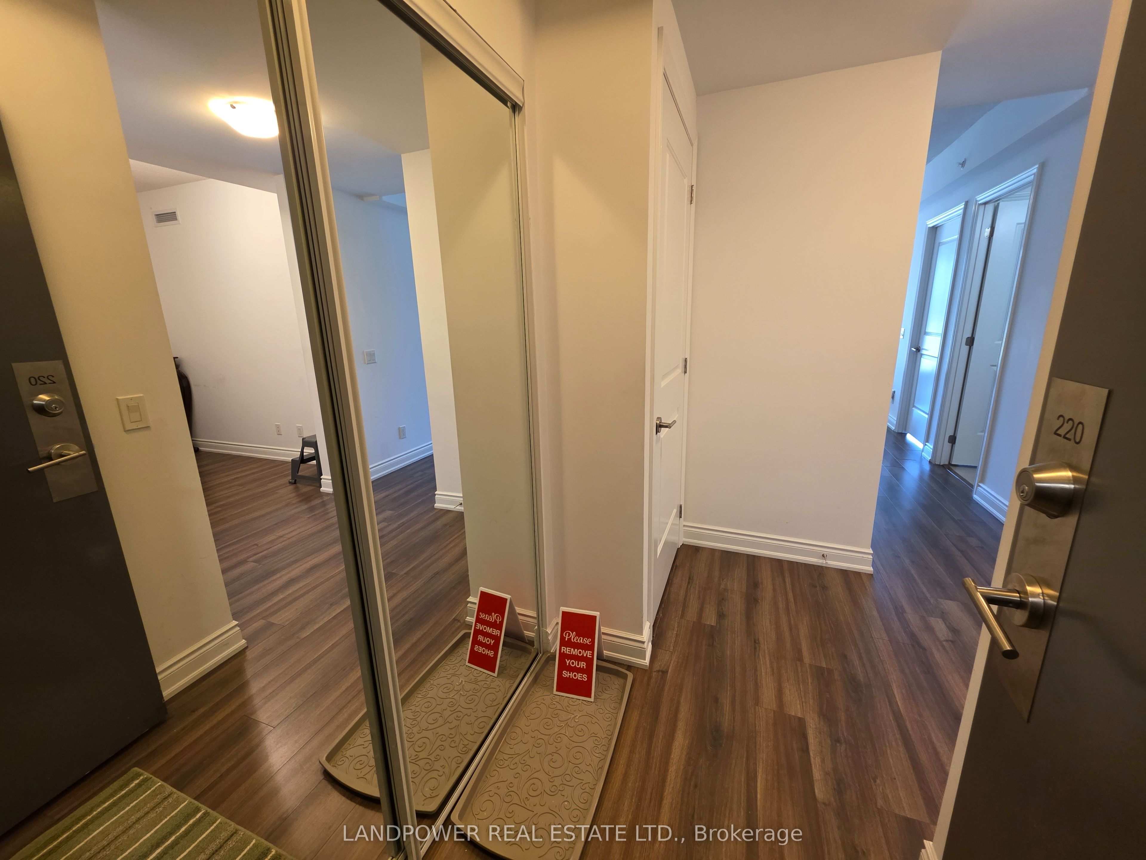 9618 Yonge Street 220 Property Photo 9