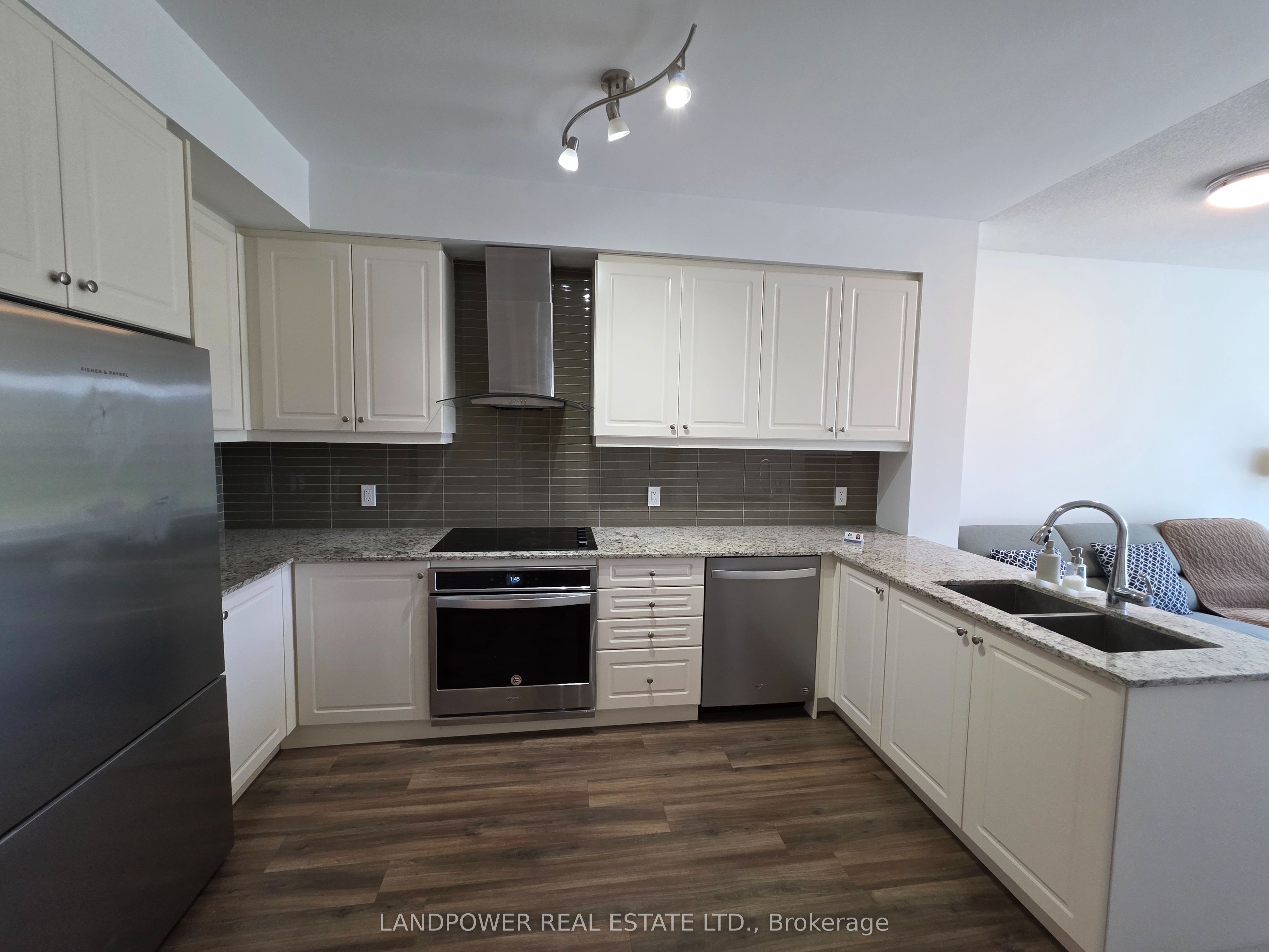 9618 Yonge Street 220 Property Photo 11