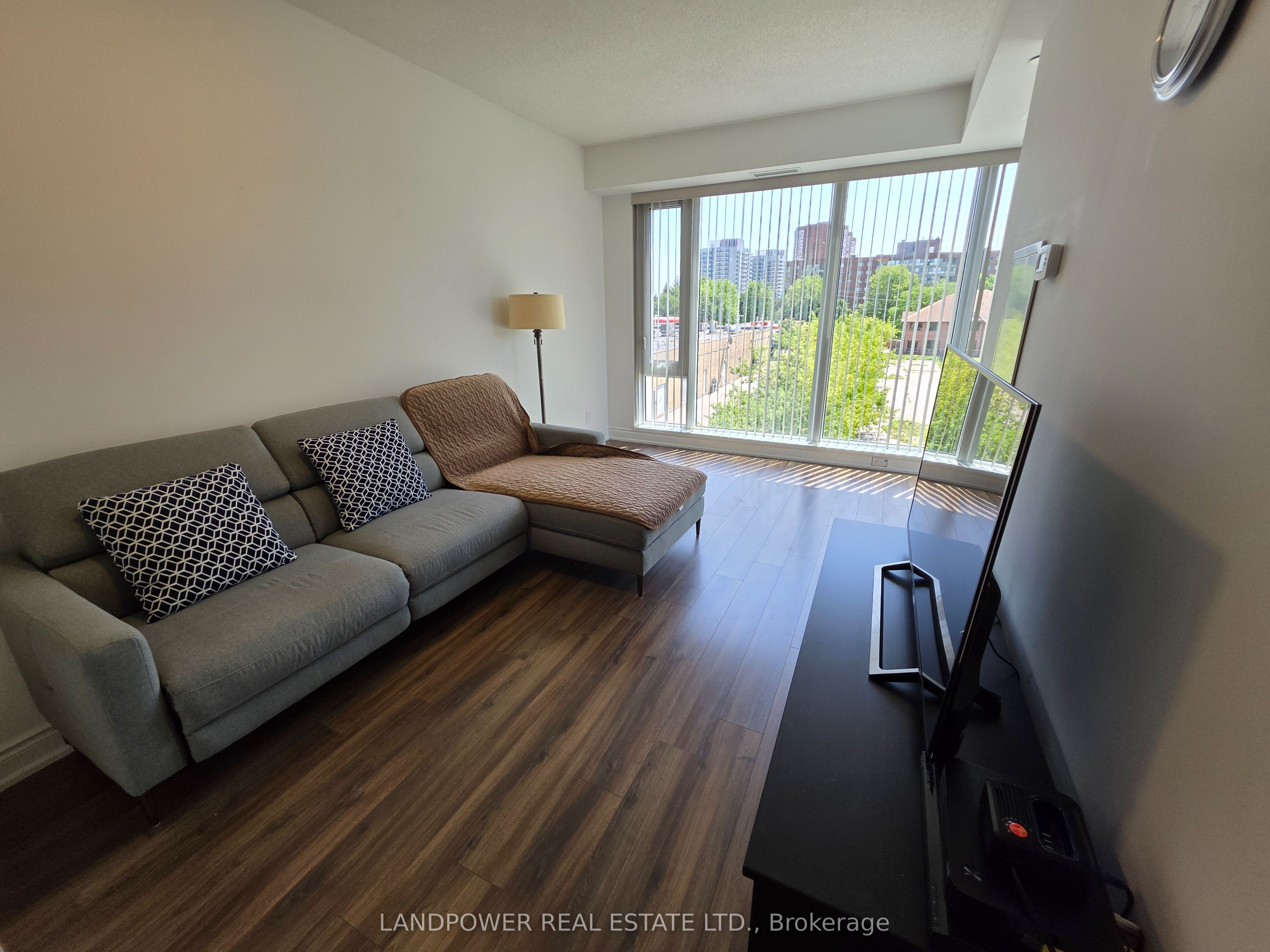 9618 Yonge Street 220 Property Photo 13