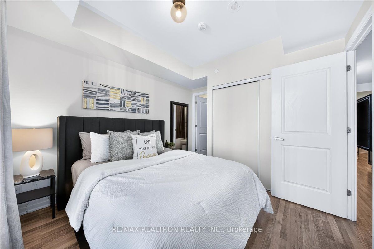 9075 Jane Street 802 Property Photo 29
