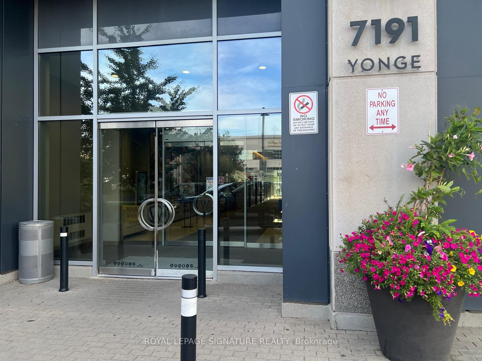 7191 Yonge Street 607 Property Photo 2