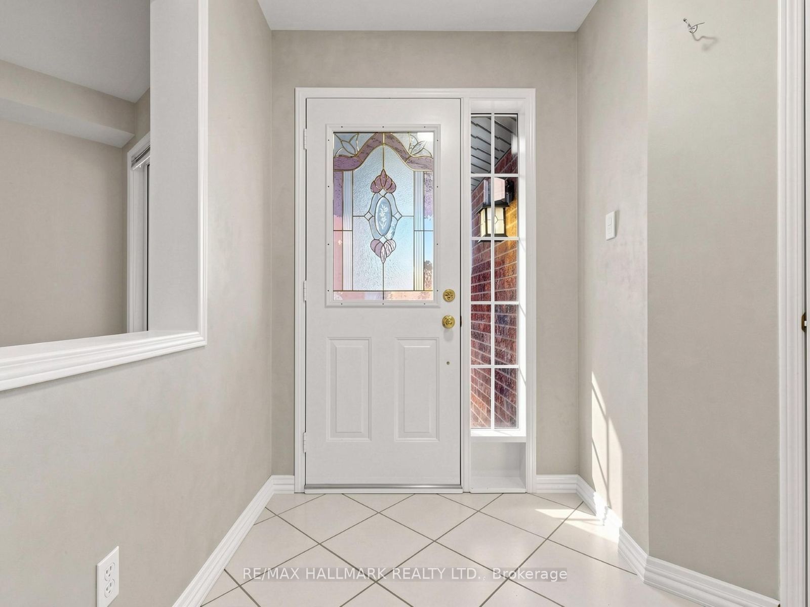 416 Heddle Crescent Property Photo 4