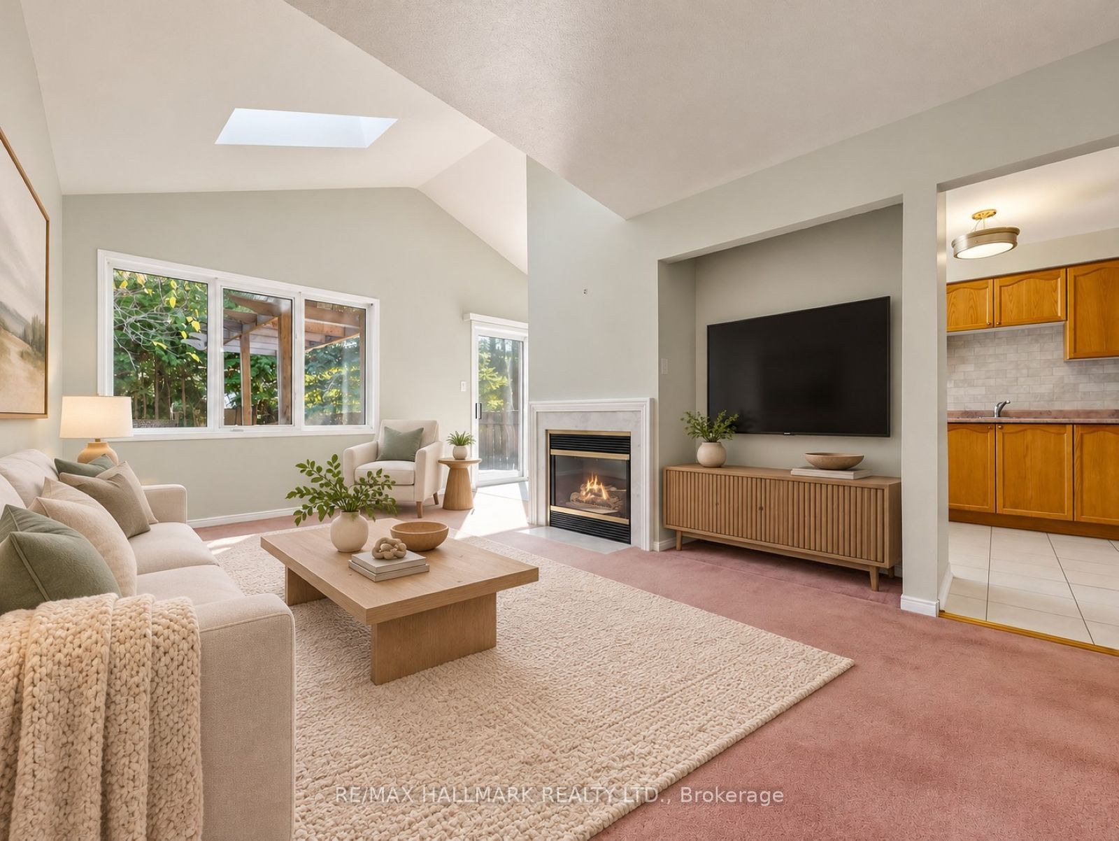 416 Heddle Crescent Property Photo 13