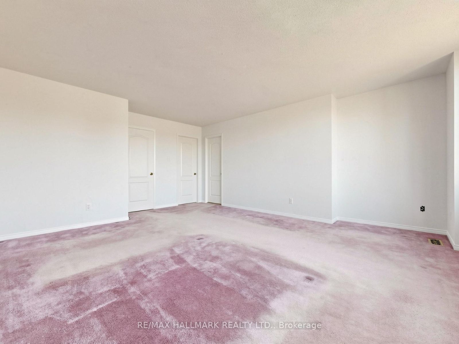 416 Heddle Crescent Property Photo 23