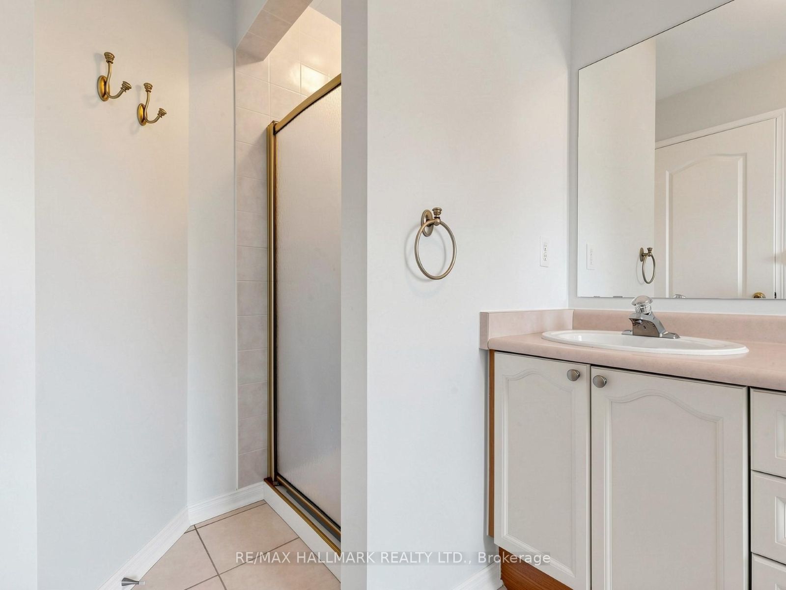 416 Heddle Crescent Property Photo 26