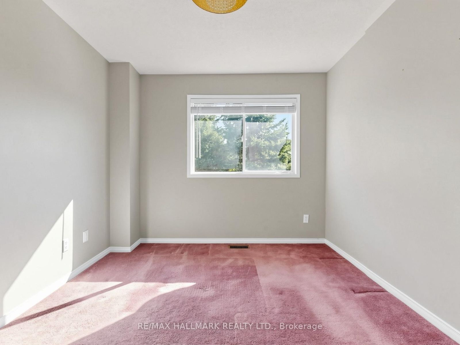 416 Heddle Crescent Property Photo 30
