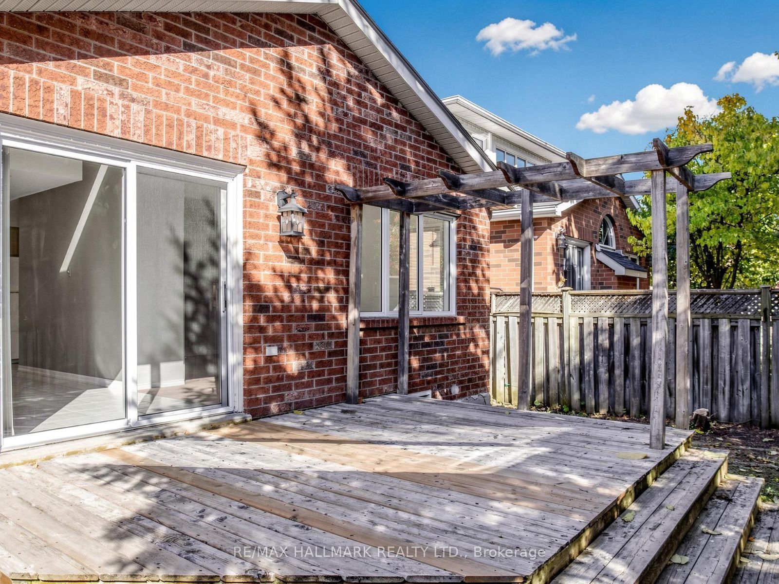 416 Heddle Crescent Property Photo 33