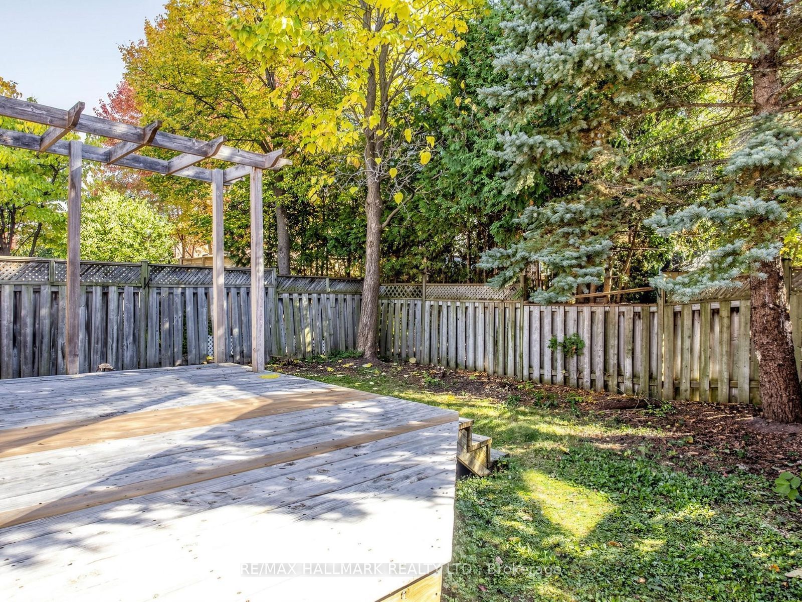 416 Heddle Crescent Property Photo 35