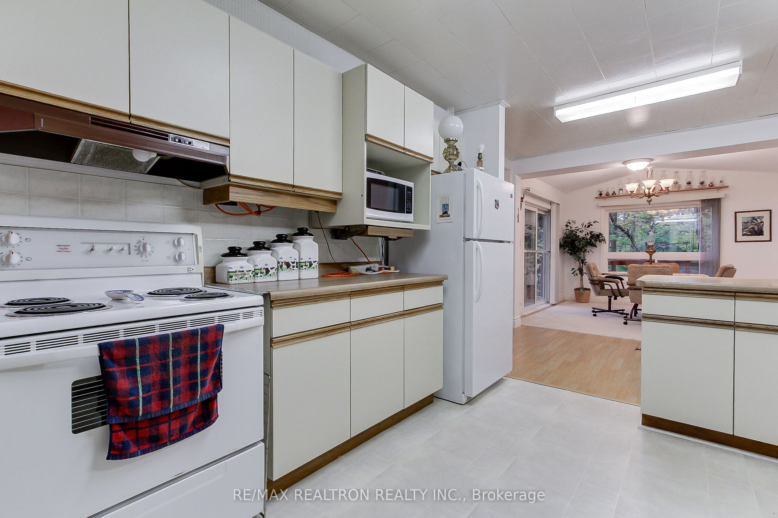 12603 Leslie Street Property Photo 13