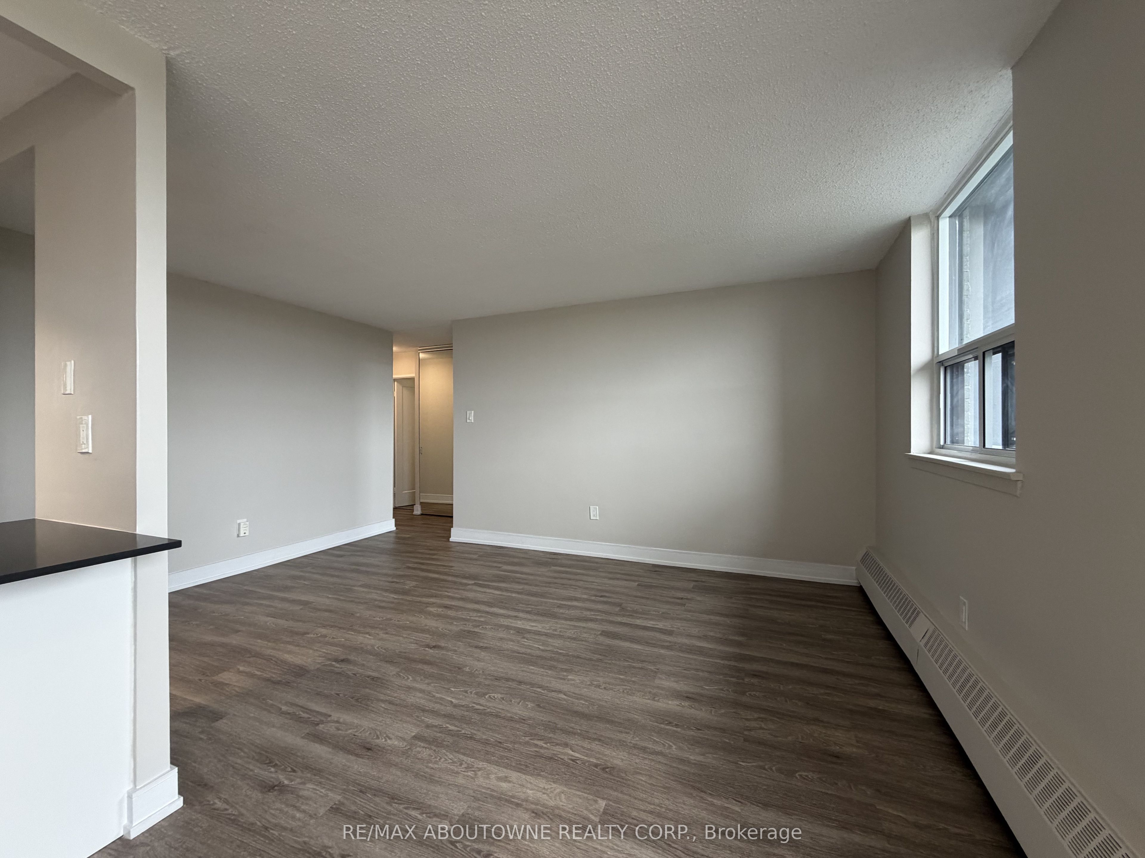 147 Wellington Street W 716 Property Photo 8