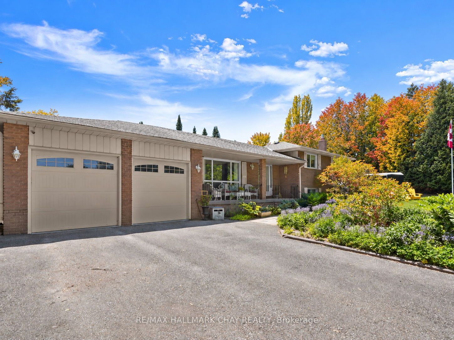 6815 4th Line Property Photo 4