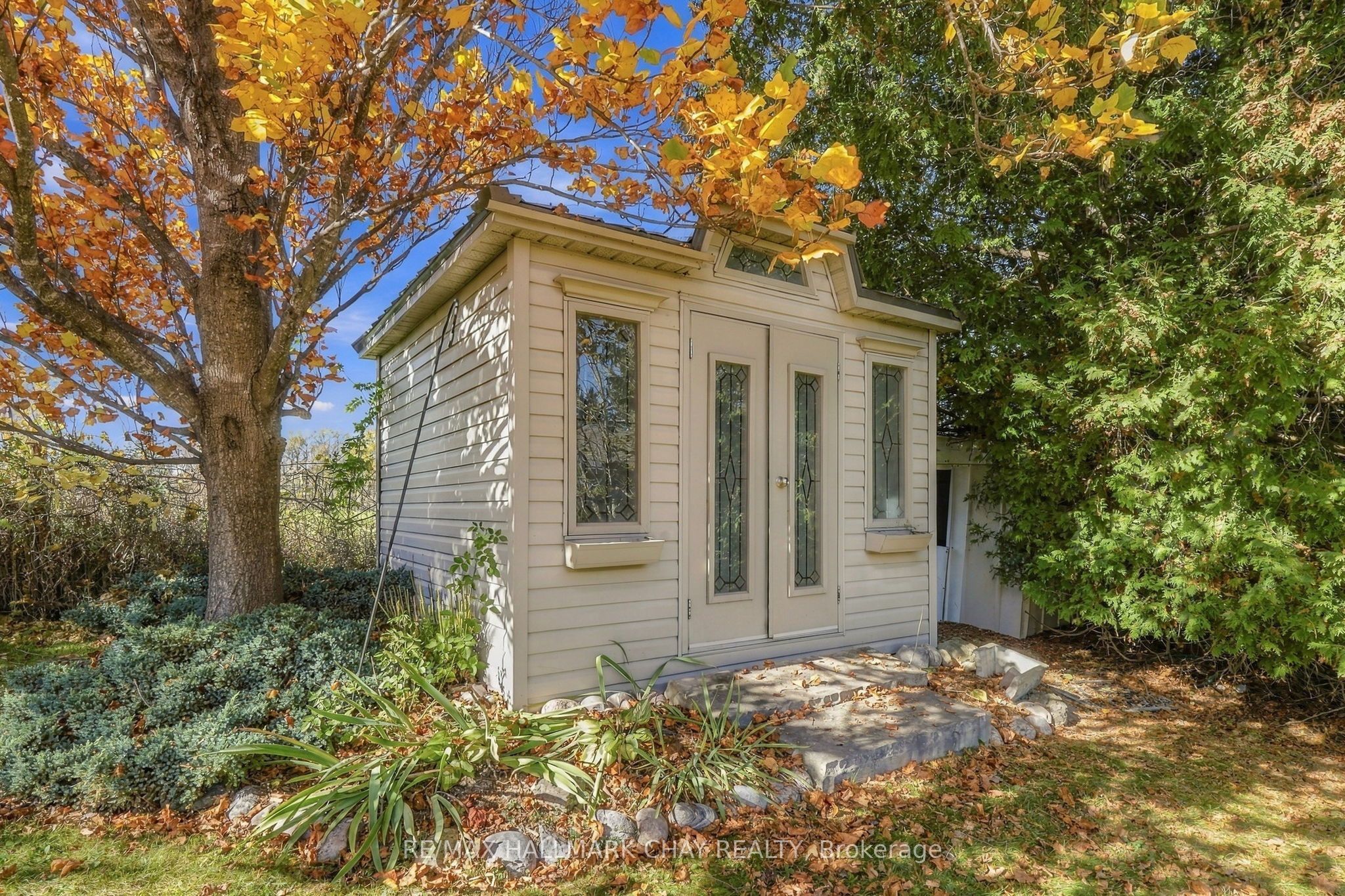 6815 4th Line Property Photo 42
