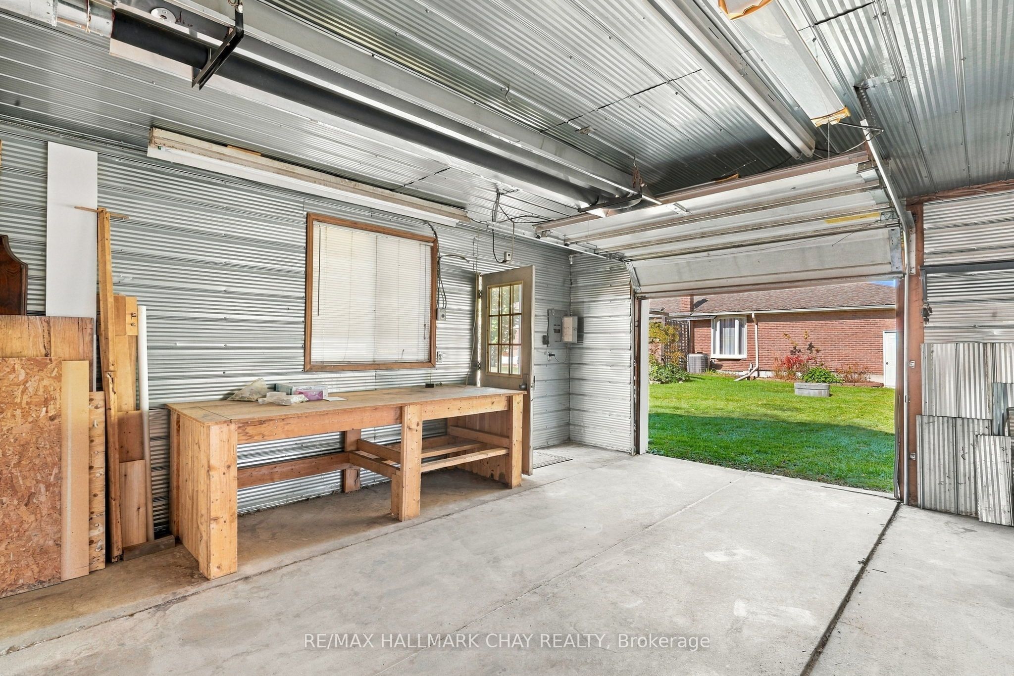 6815 4th Line Property Photo 44