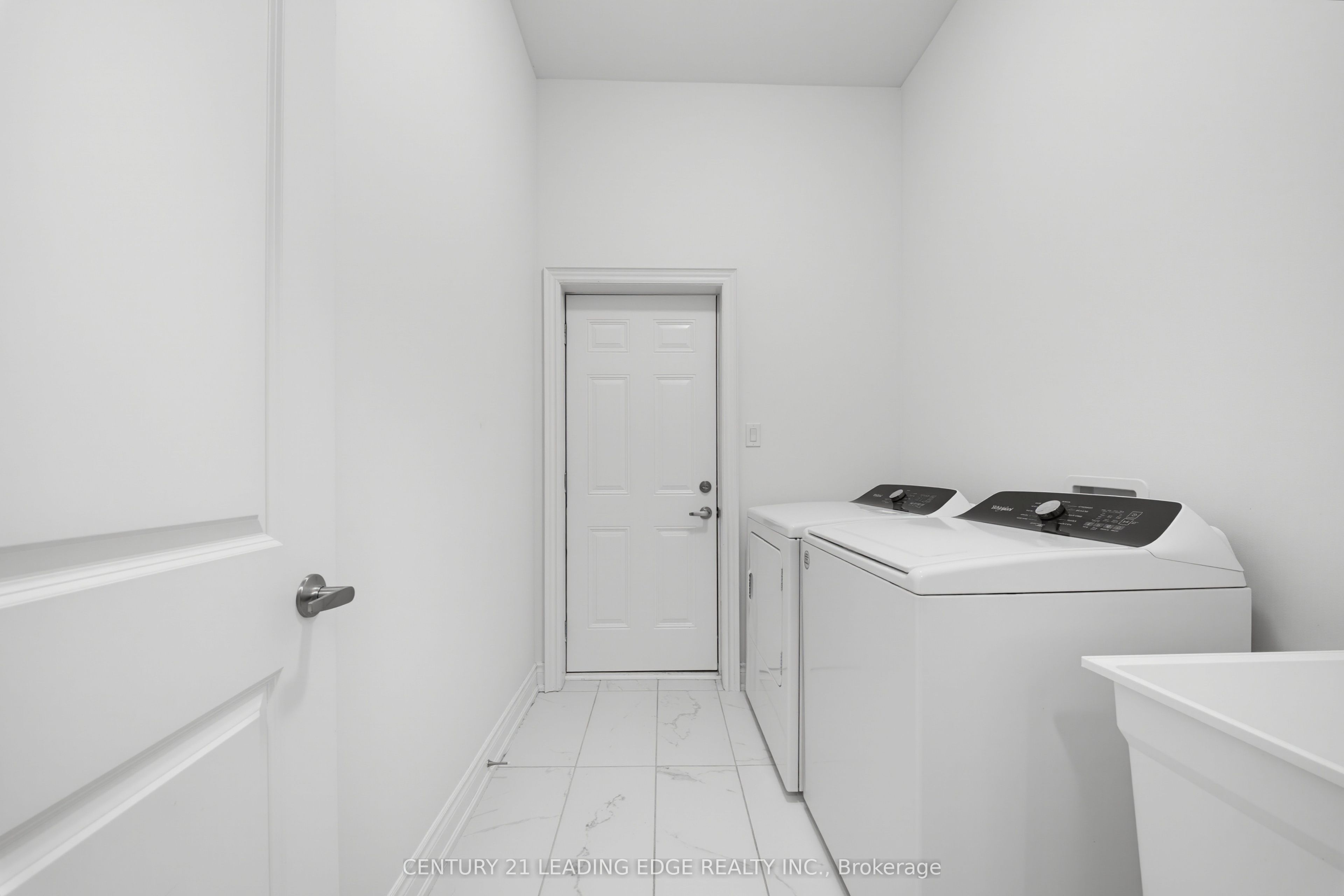 28 Liam Lane Property Photo 15