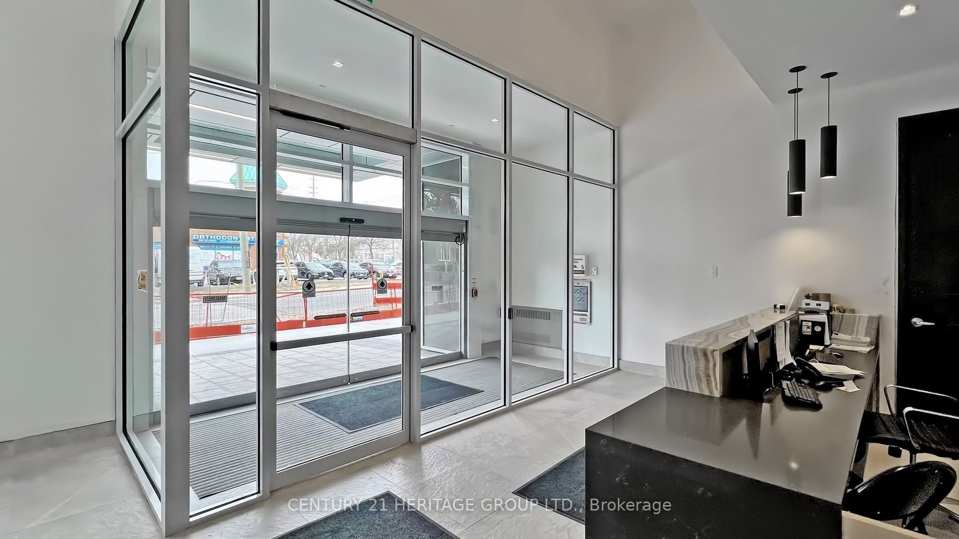 8888 Yonge Street 325 Property Photo 3