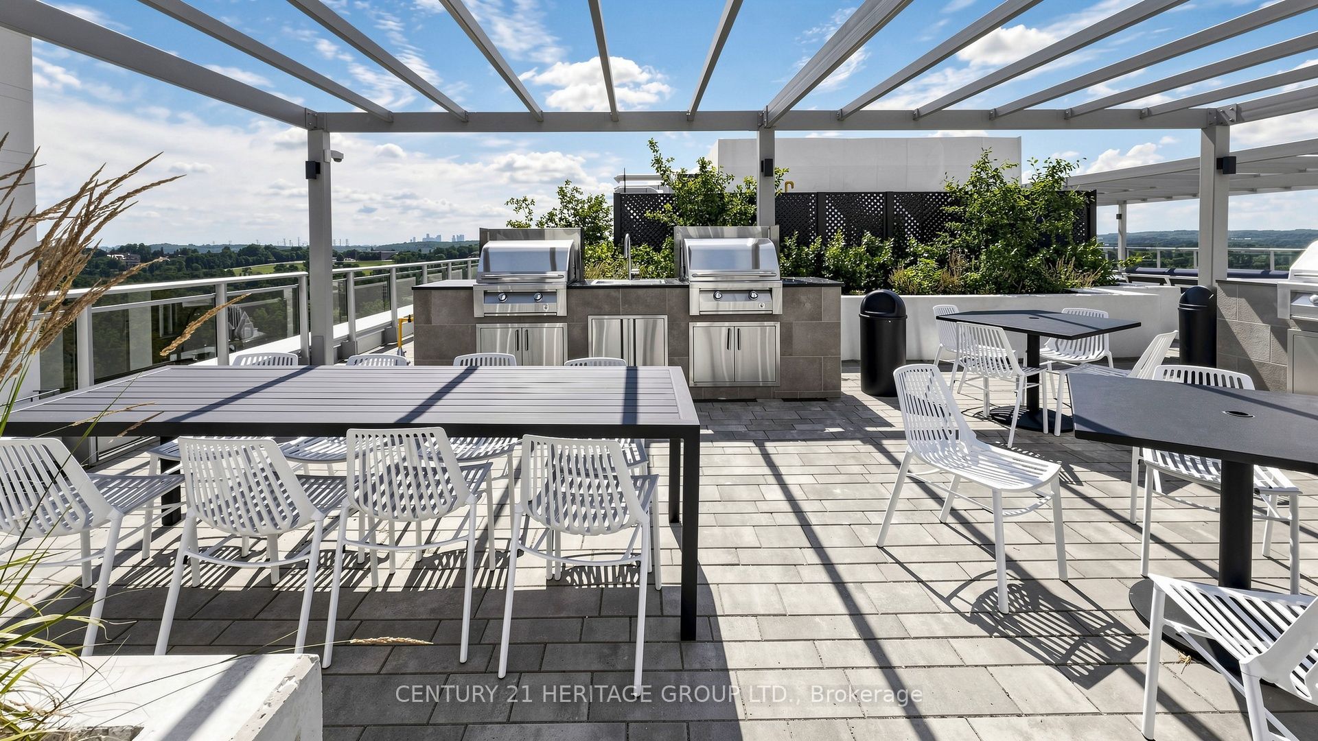 8888 Yonge Street 325 Property Photo 16