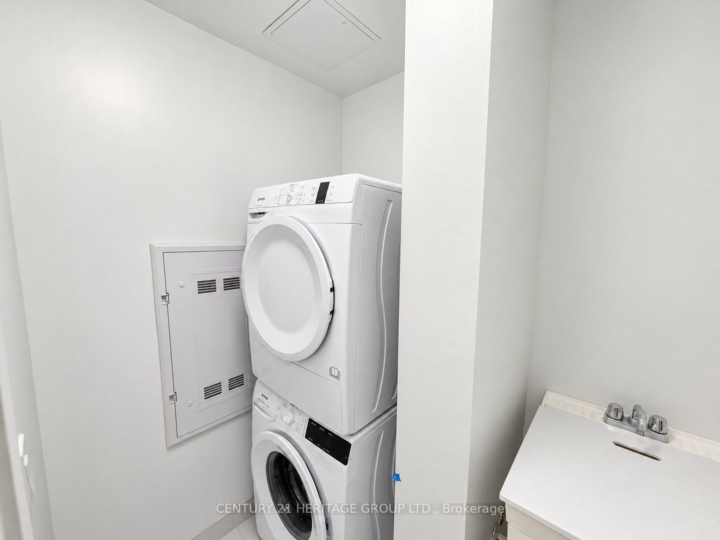 8888 Yonge Street 325 Property Photo 40