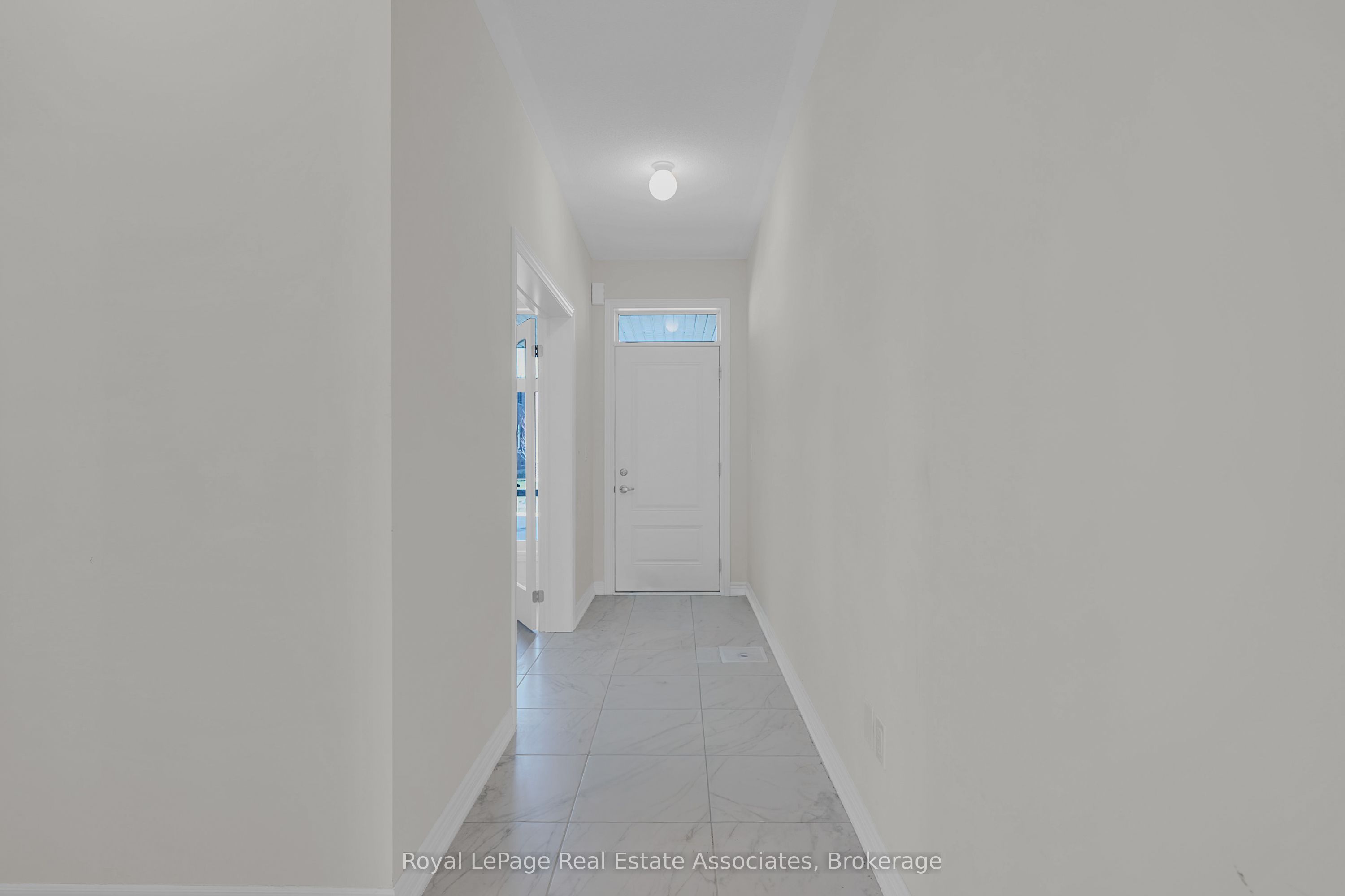 1418 Davis Loop Property Photo 4