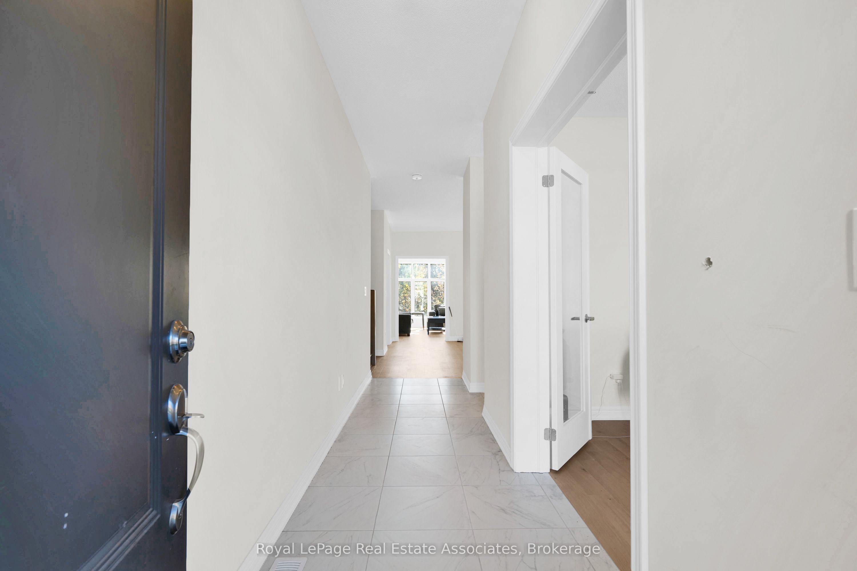 1418 Davis Loop Property Photo 5