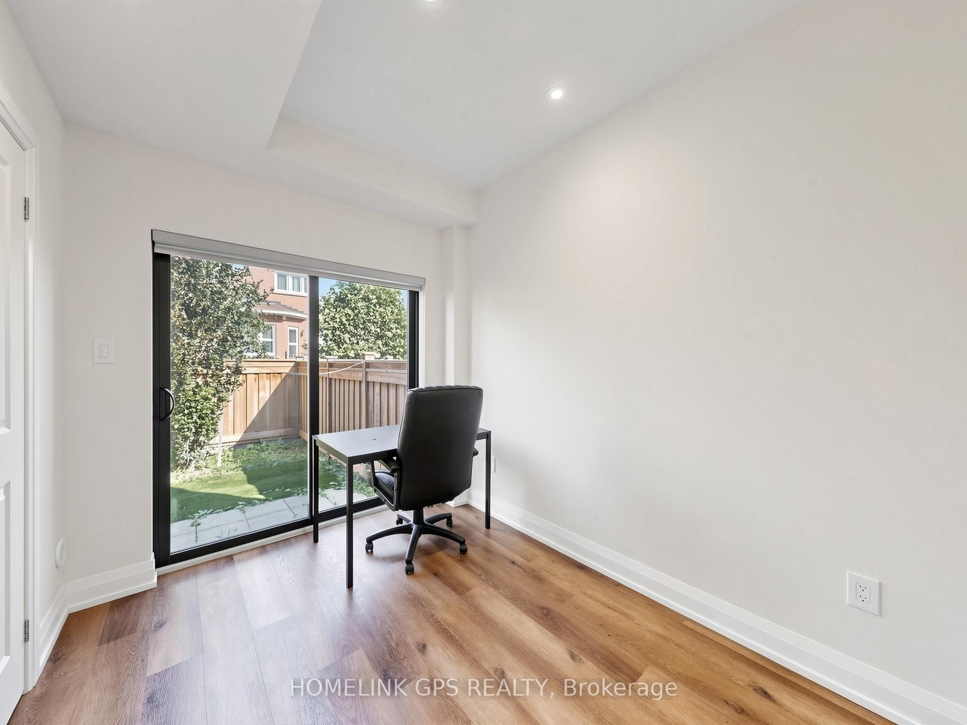 12 Hostel Lane Property Photo 28