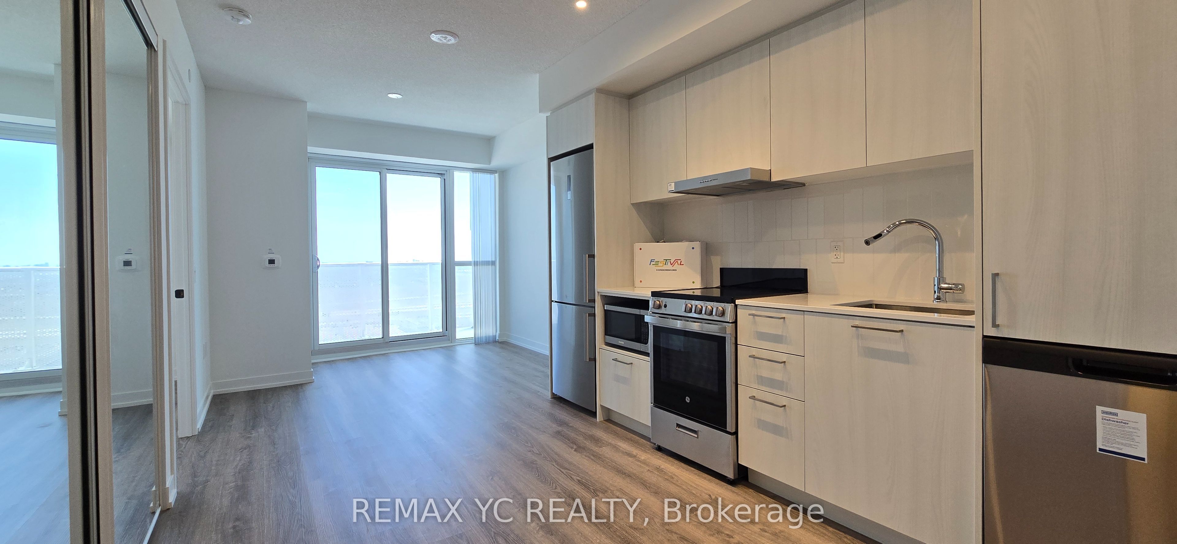 195 Commerce Street 2805 Property Photo 1