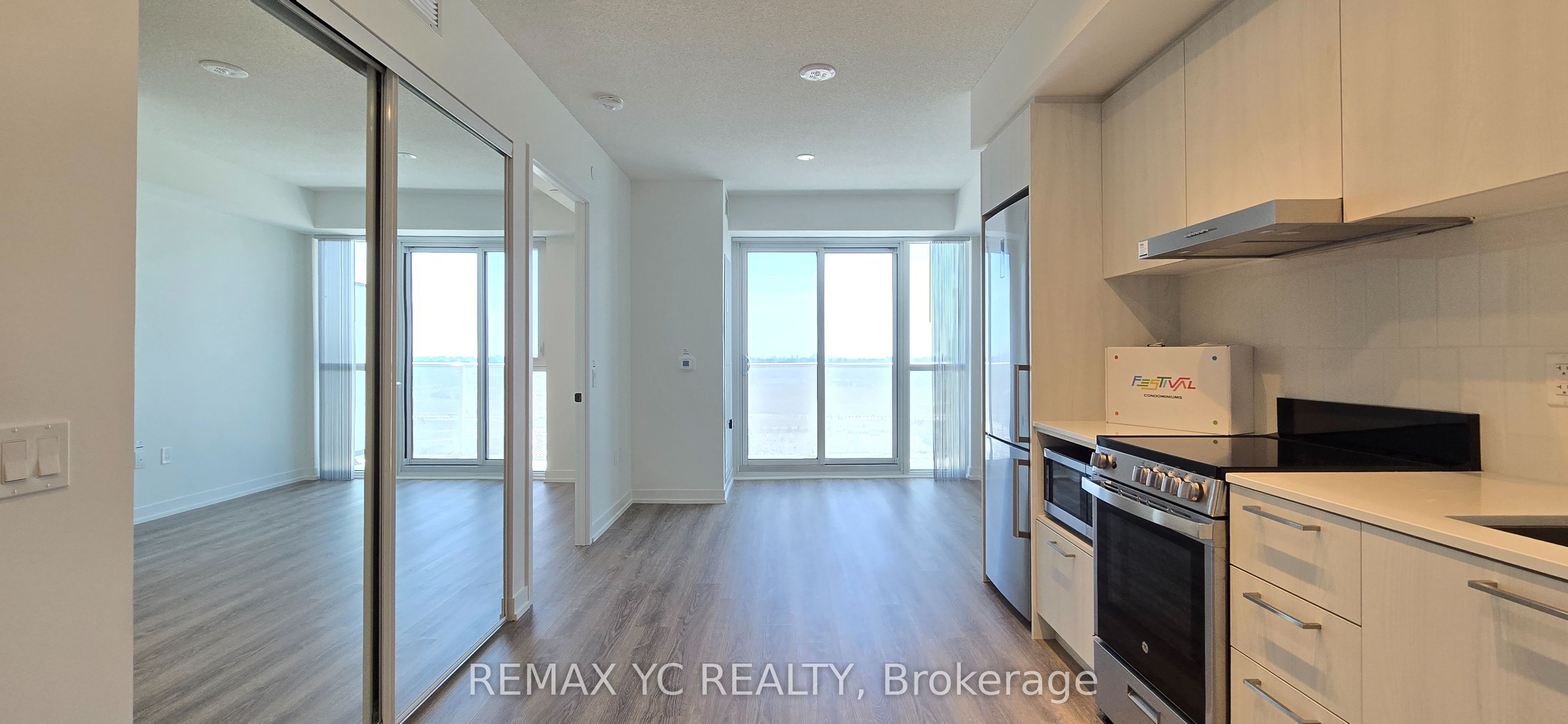 195 Commerce Street 2805 Property Photo 2