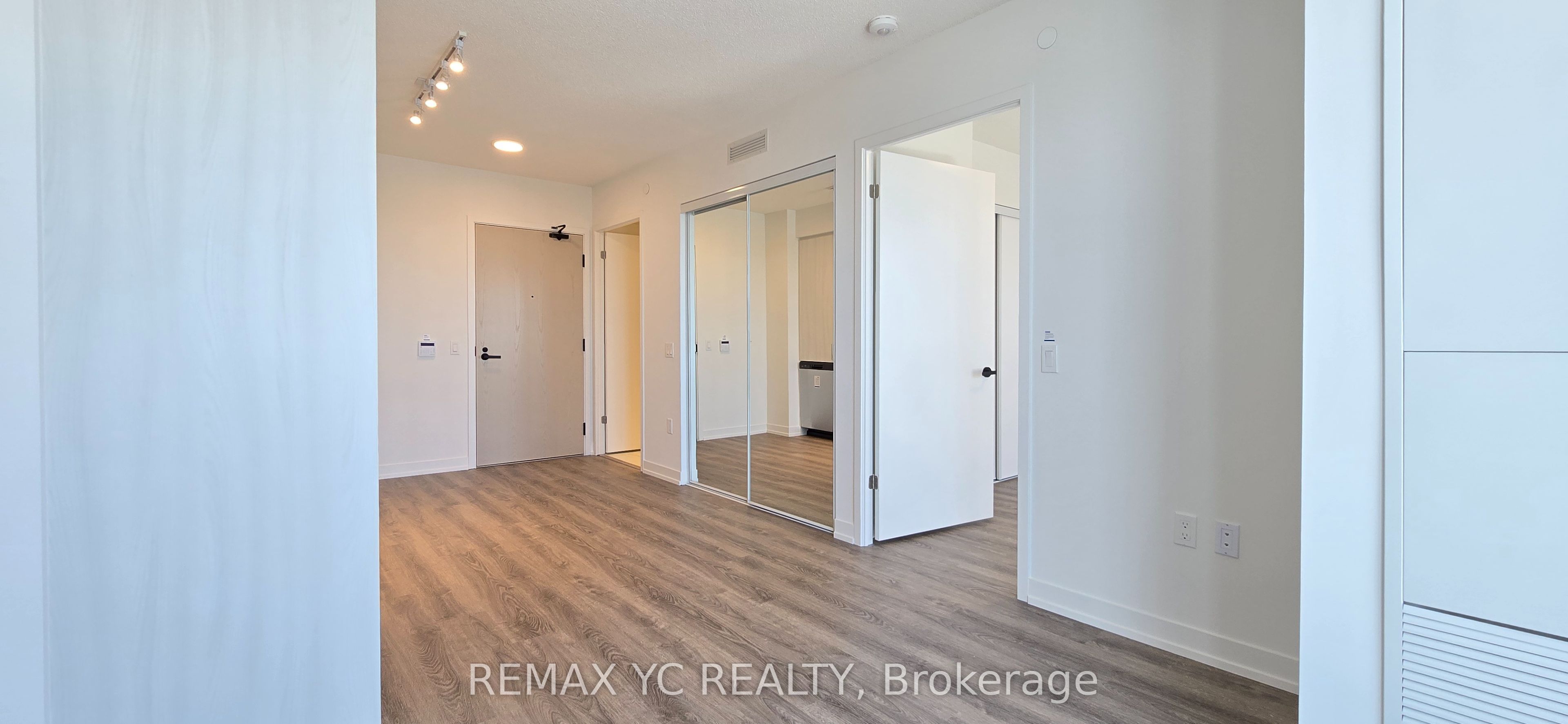 195 Commerce Street 2805 Property Photo 5