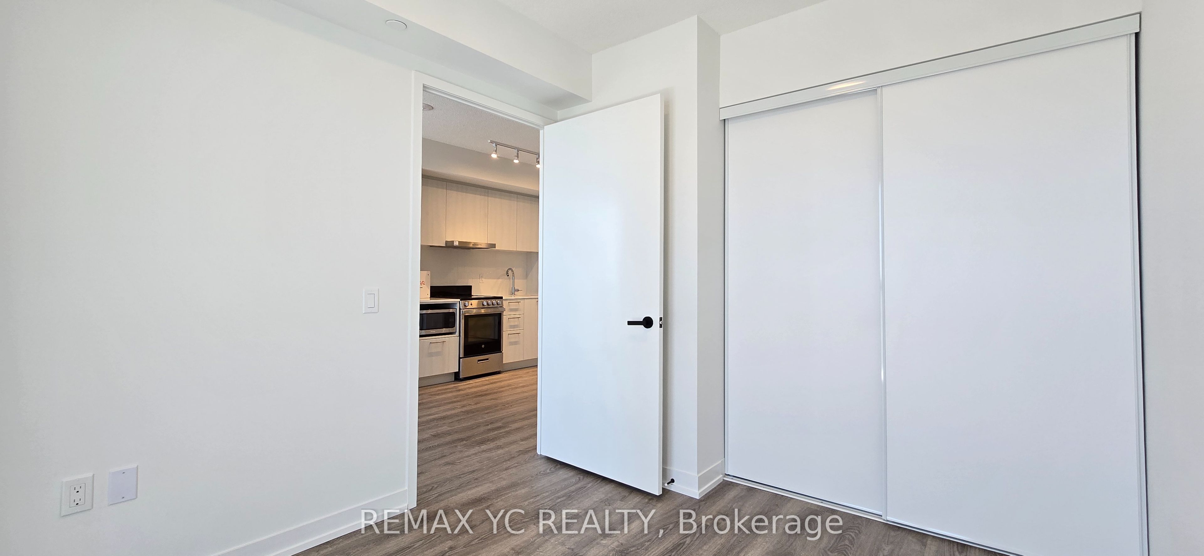 195 Commerce Street 2805 Property Photo 7