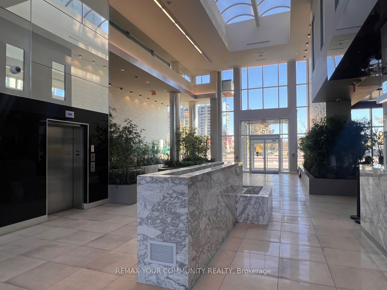 9600 Yonge Street 1602b Property Photo 2