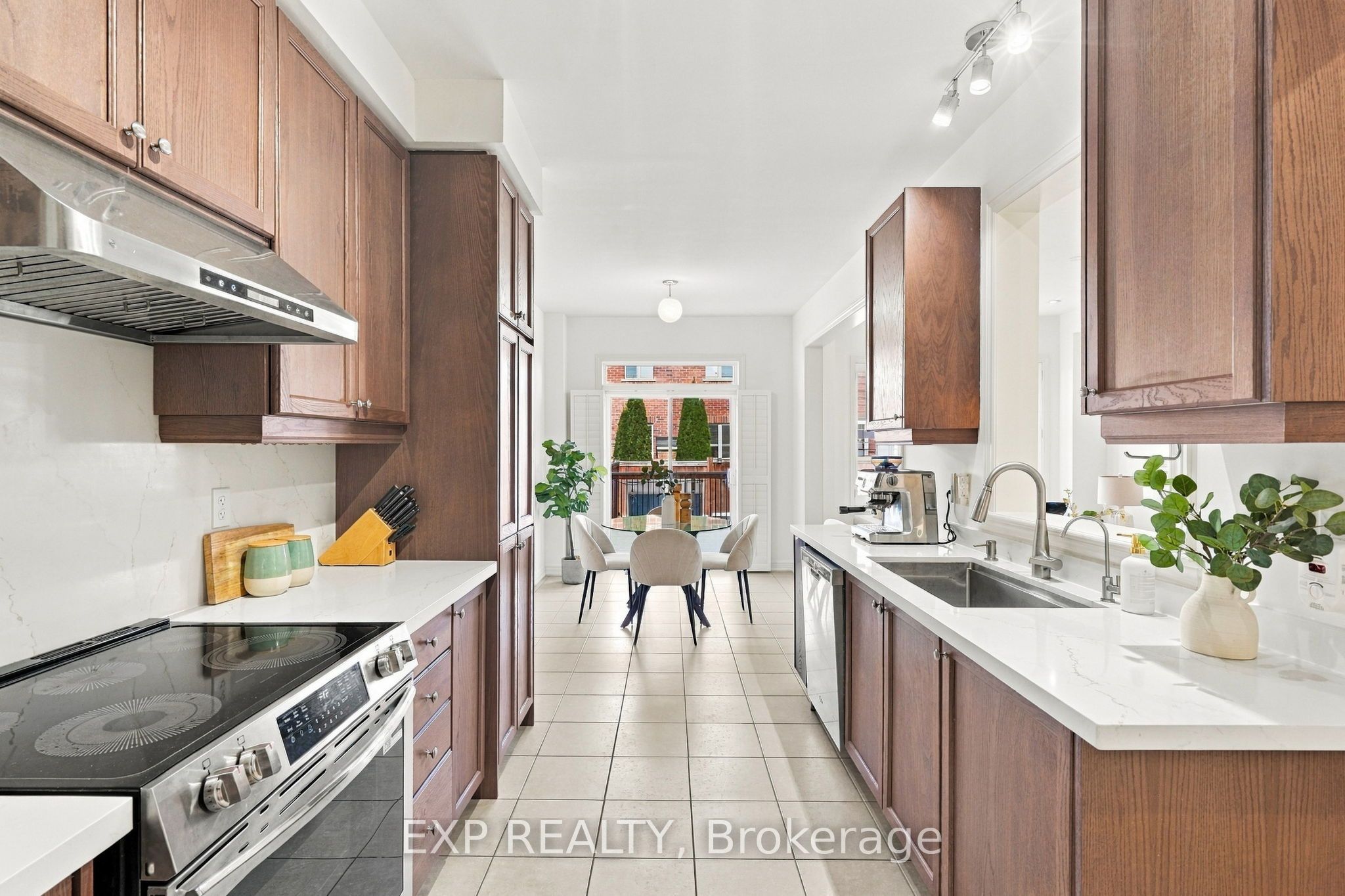 262 Wilfred Murison Avenue Property Photo 10