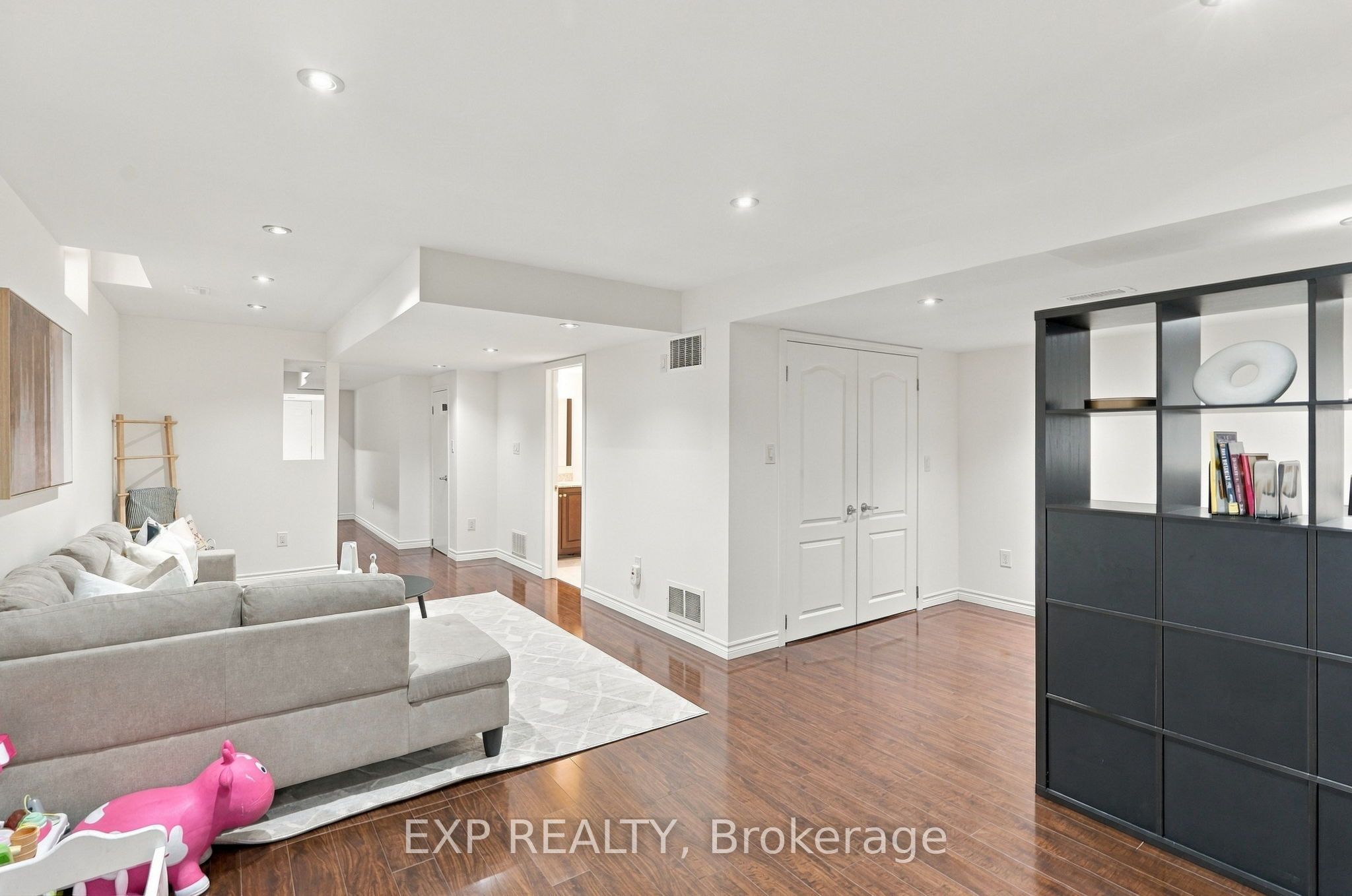 262 Wilfred Murison Avenue Property Photo 35