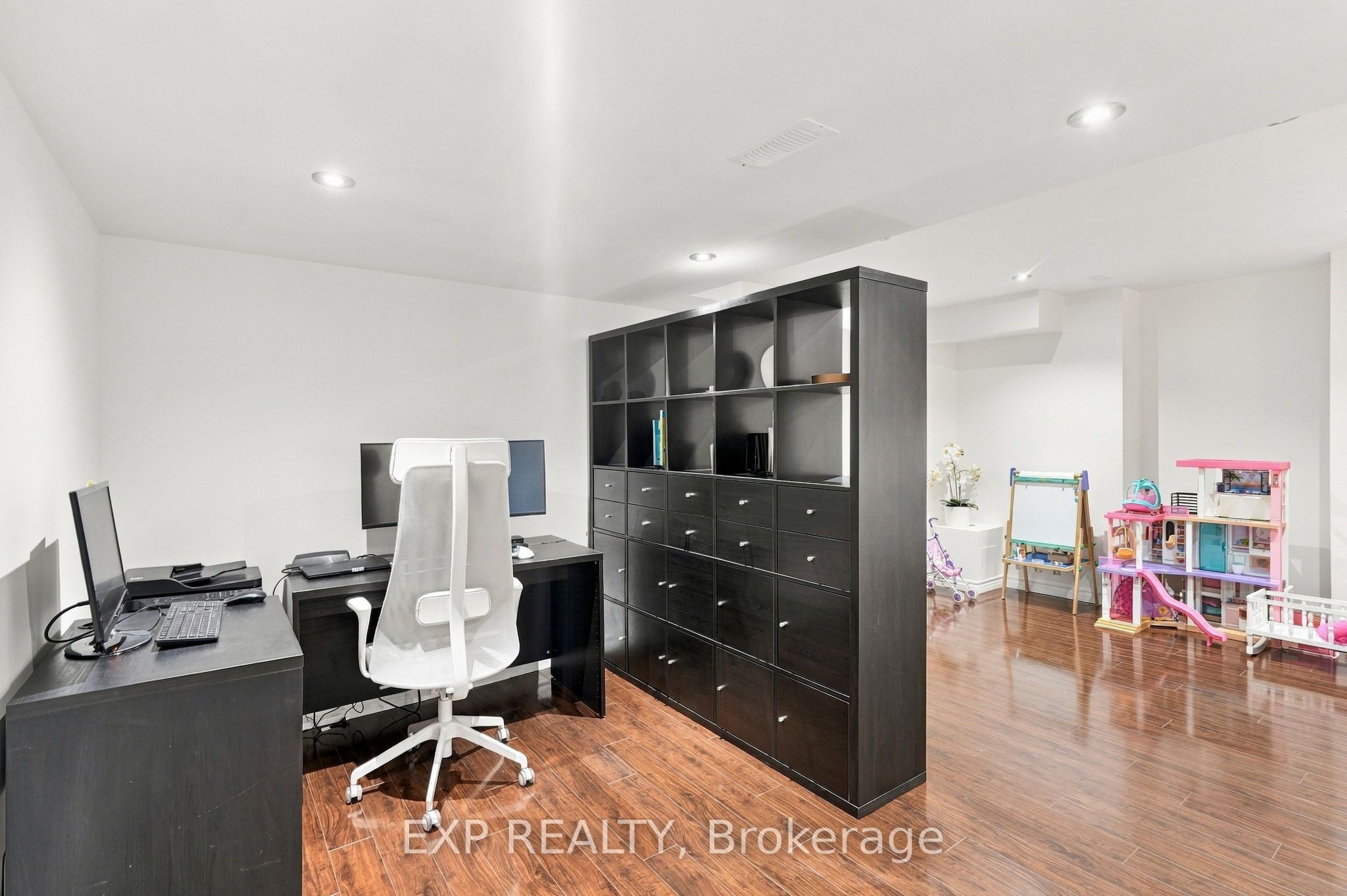 262 Wilfred Murison Avenue Property Photo 36