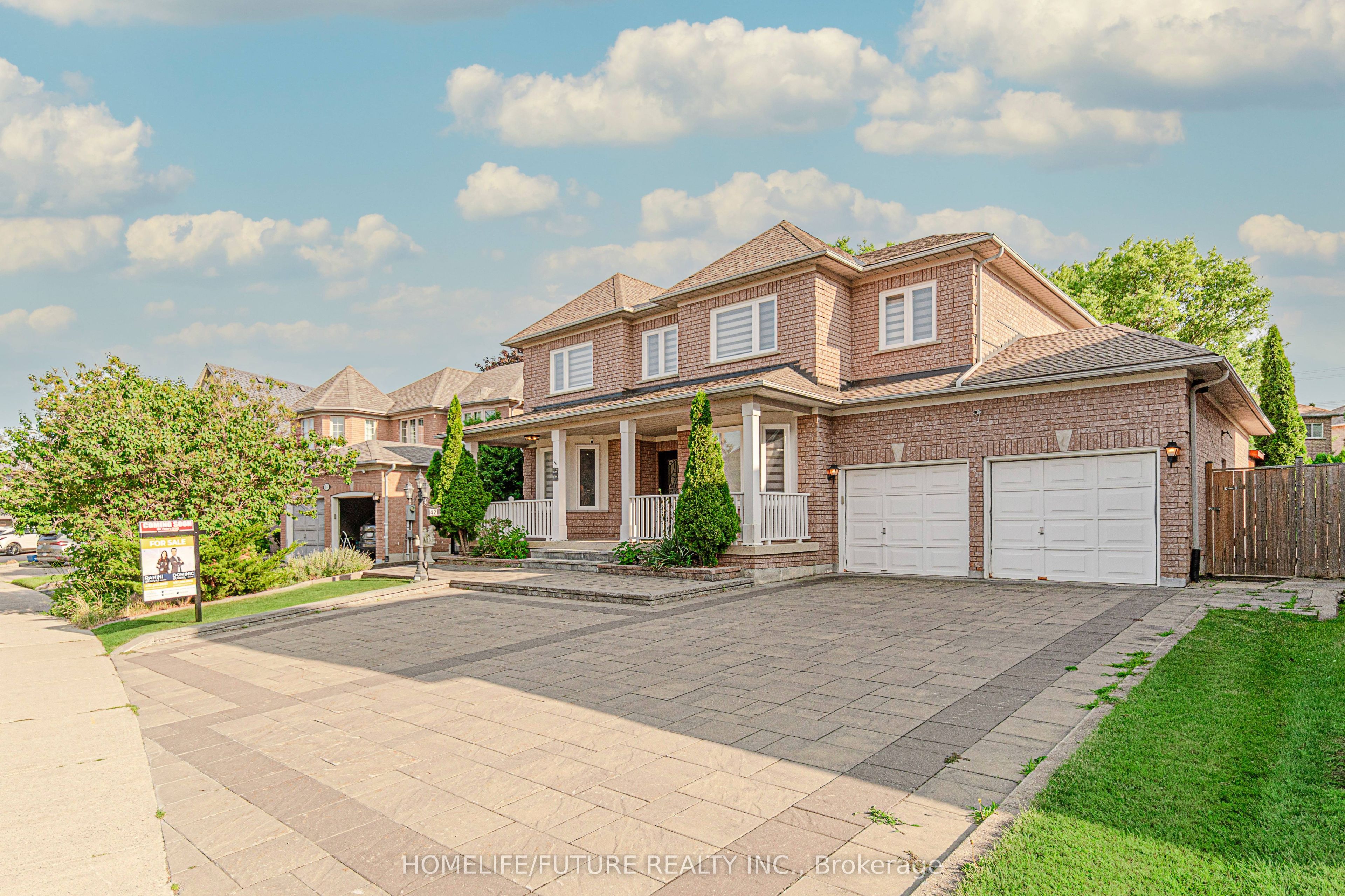 42 Boxwood Crescent Property Photo 2