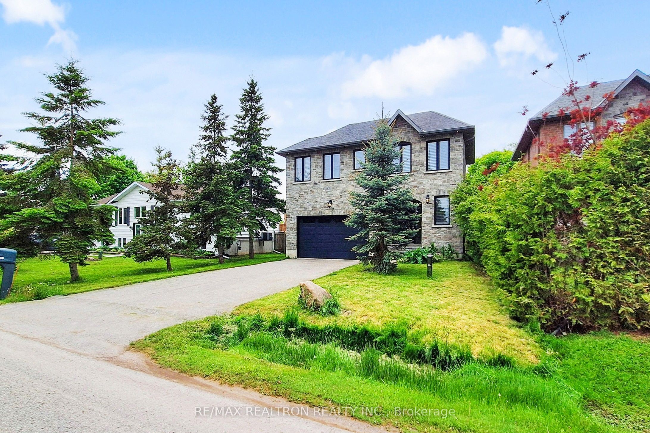 530 Duclos Point Road W Property Photo 1