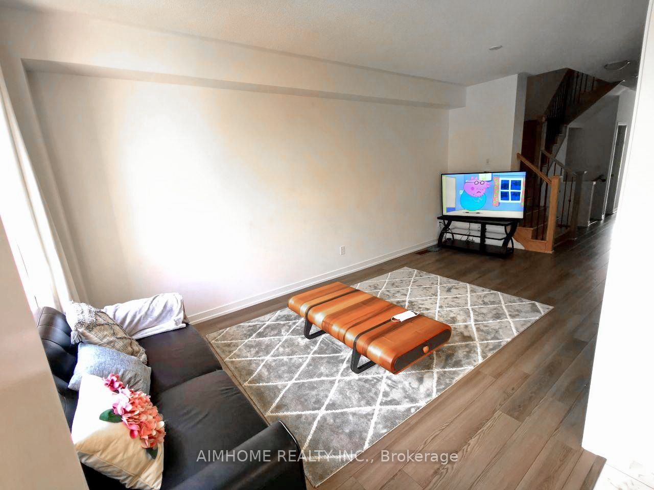 164 Harding Park Street Property Photo 6