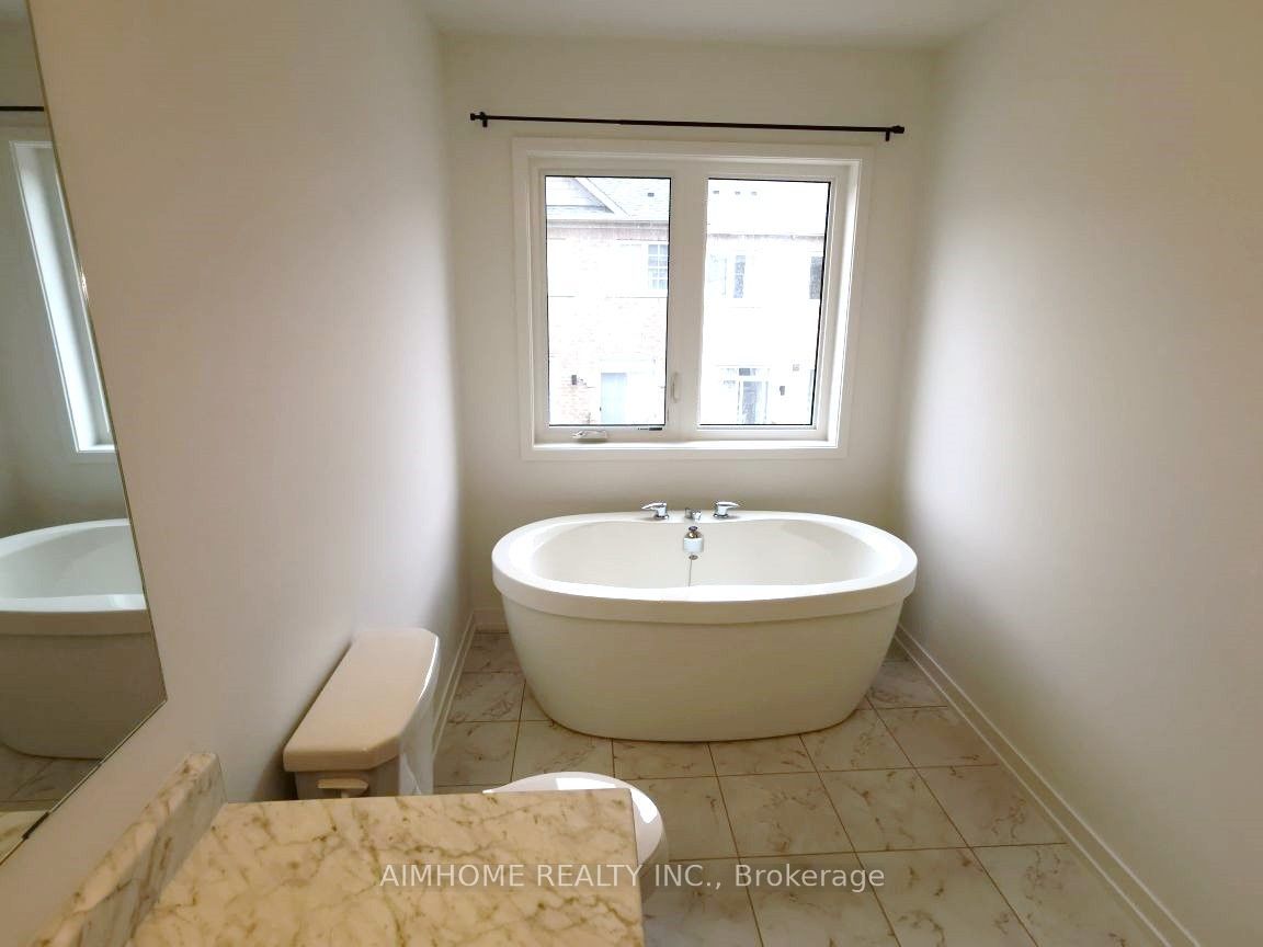 164 Harding Park Street Property Photo 8