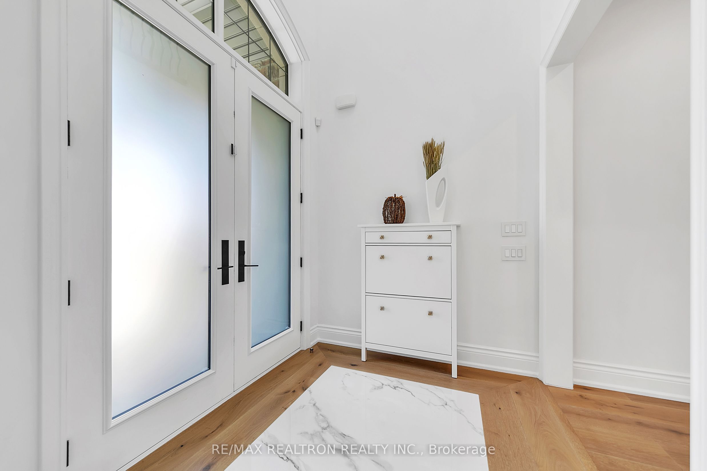 131 Lady Jessica Drive Property Photo 2