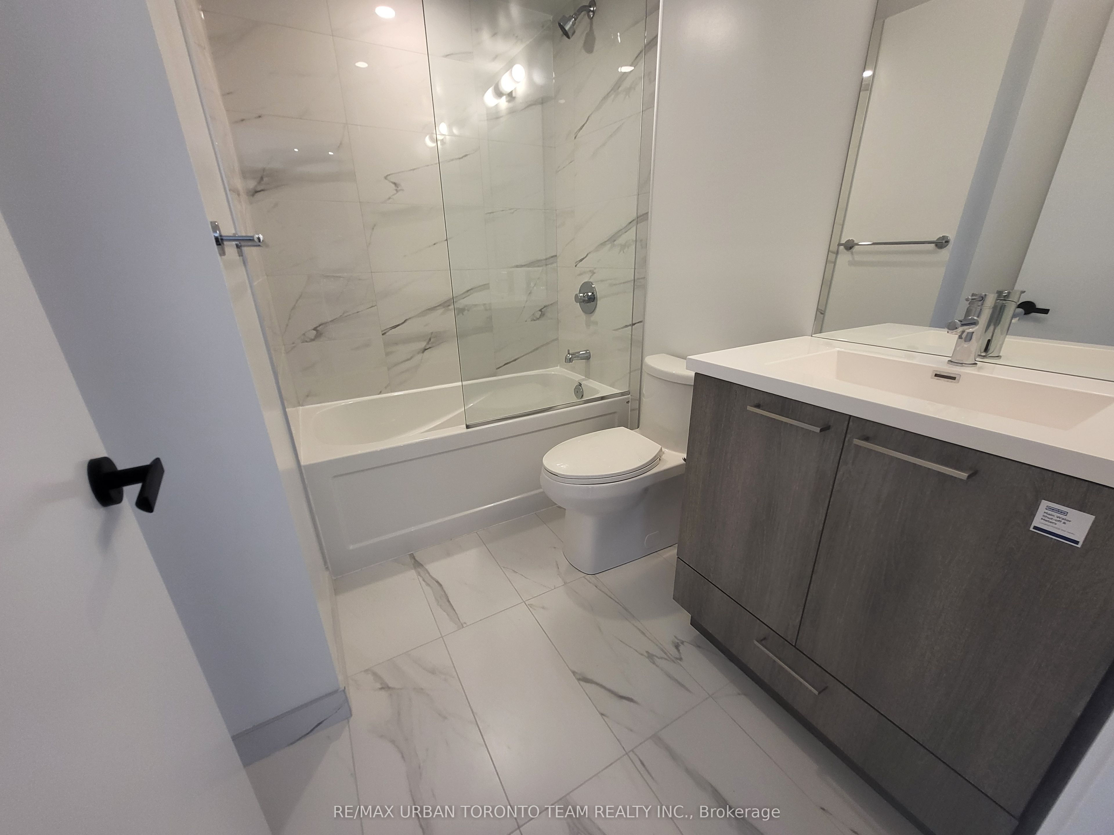 195 Commerce Street 2608 Property Photo 8