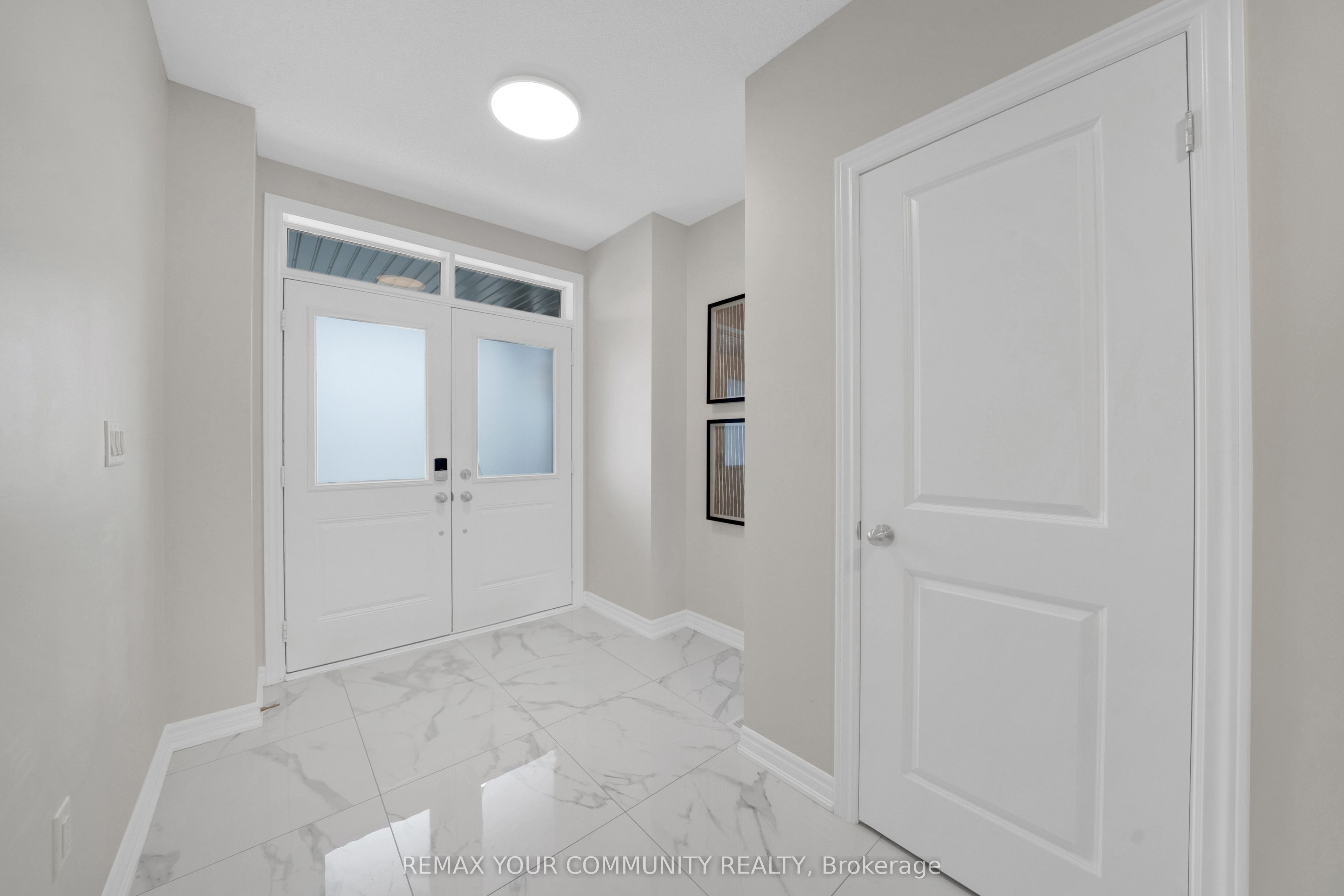 104 Holyrood Crescent Property Photo 6