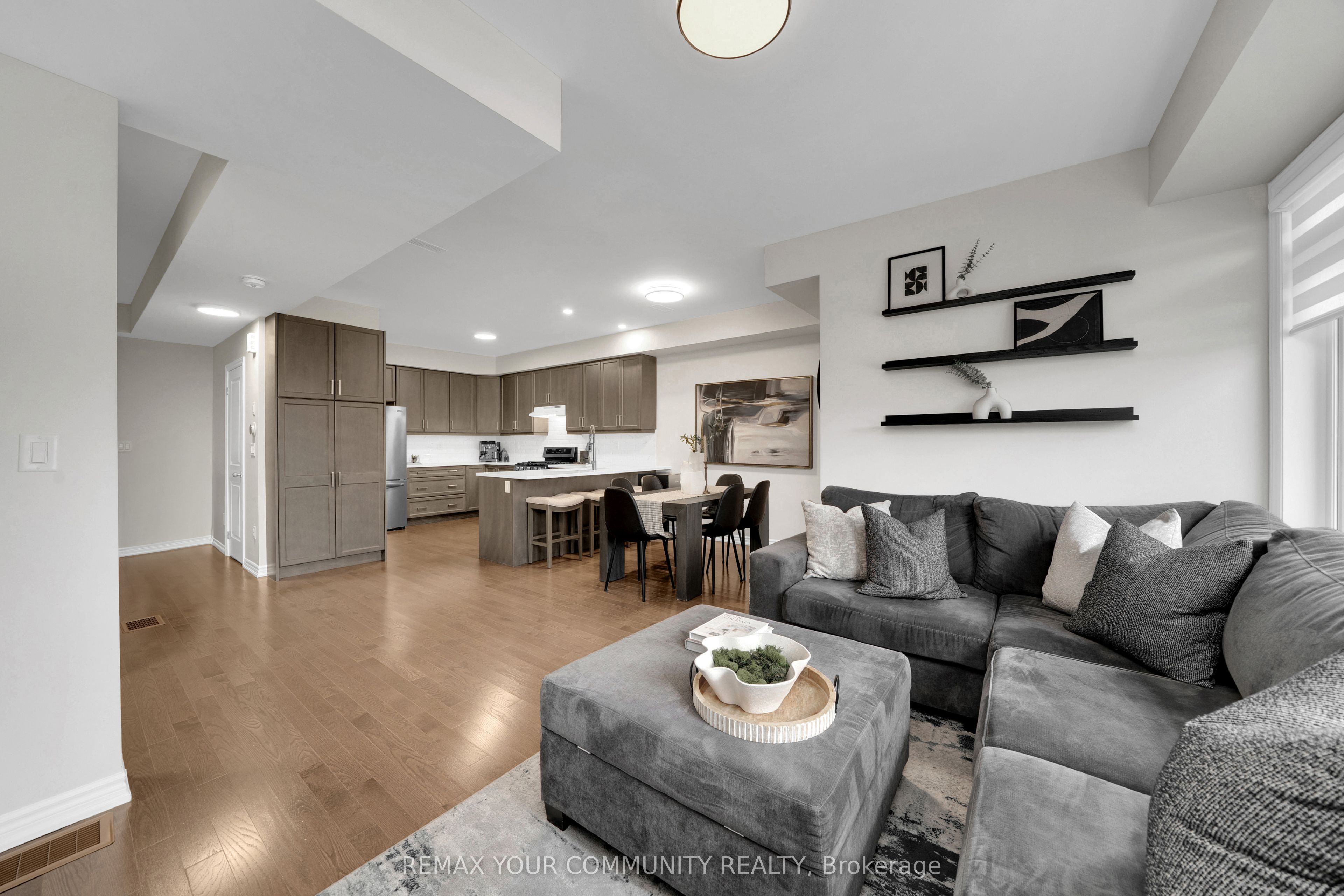 104 Holyrood Crescent Property Photo 15