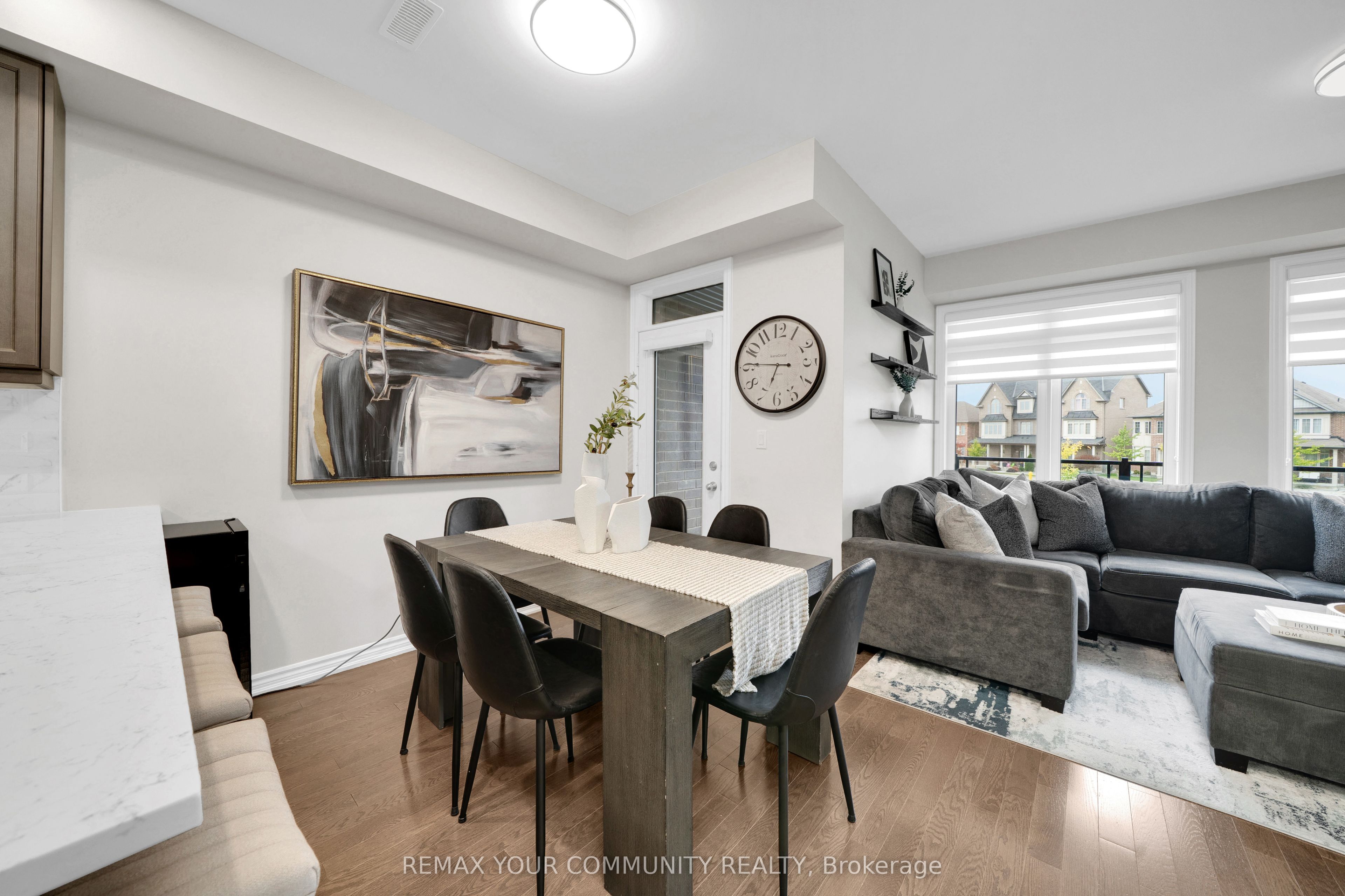 104 Holyrood Crescent Property Photo 21