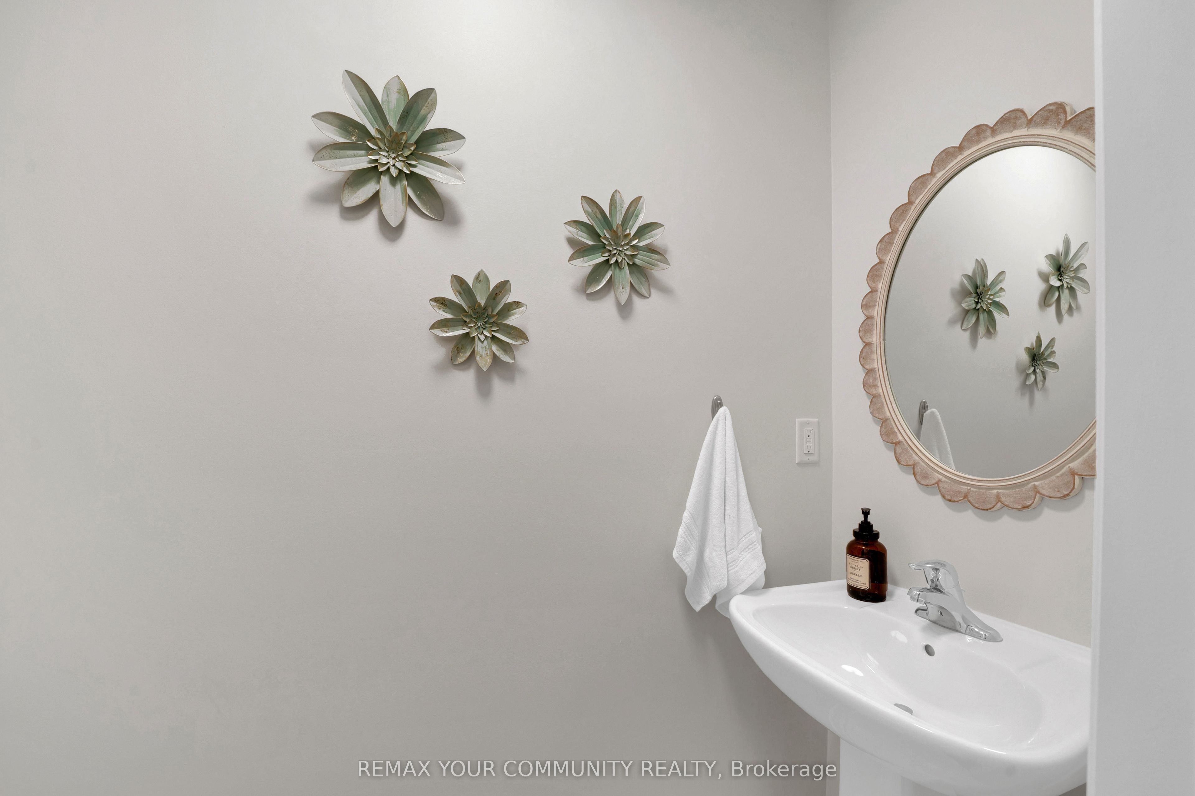 104 Holyrood Crescent Property Photo 22